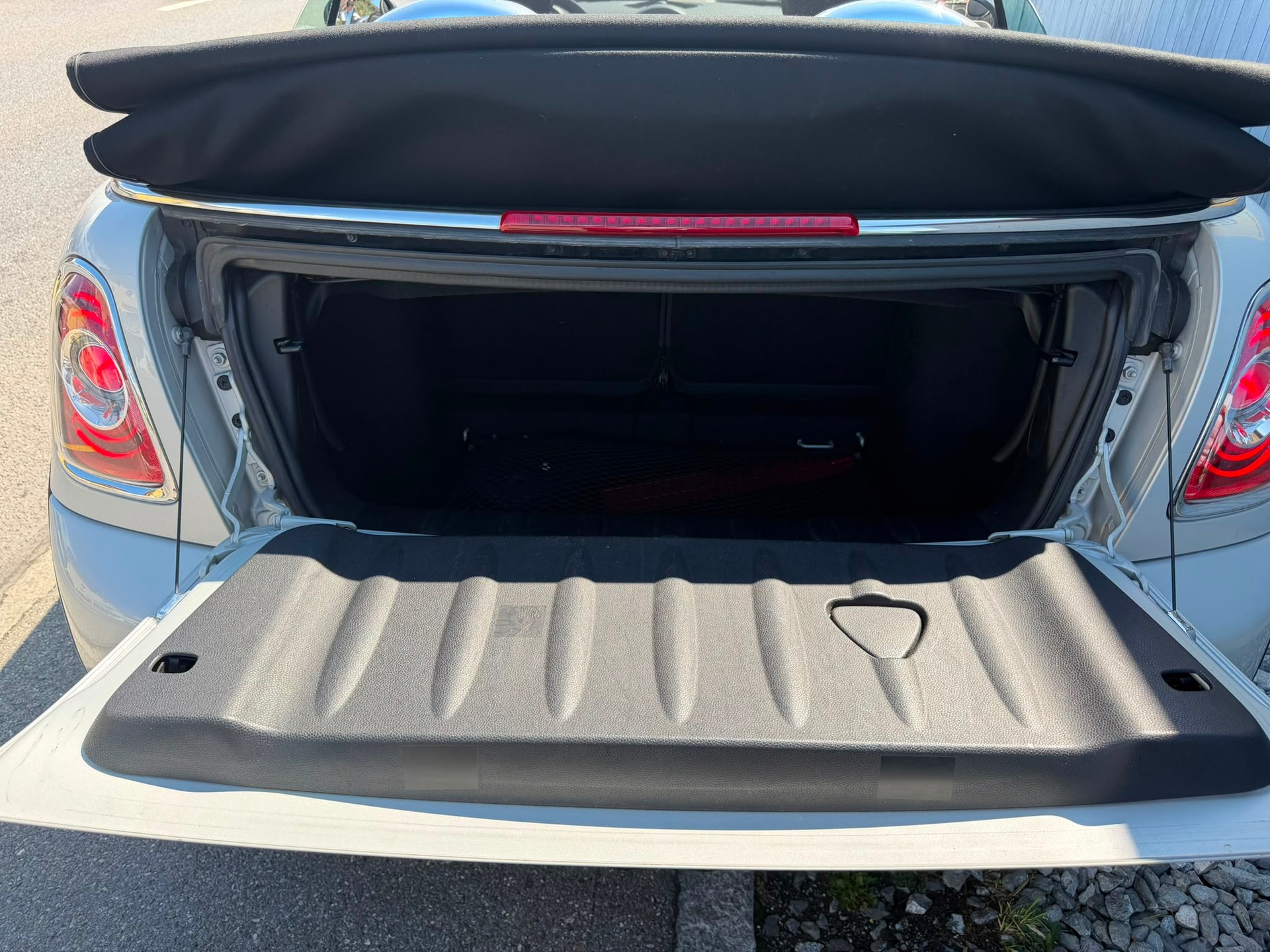 MINI Cooper S Cabriolet-image-19