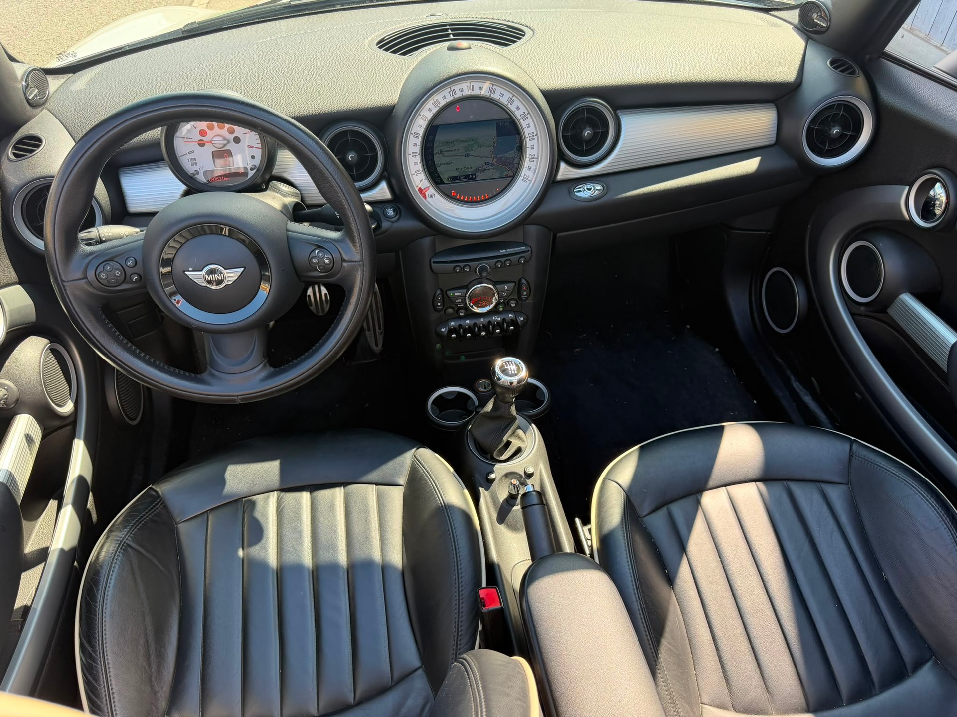 MINI Cooper S Cabriolet-image-17