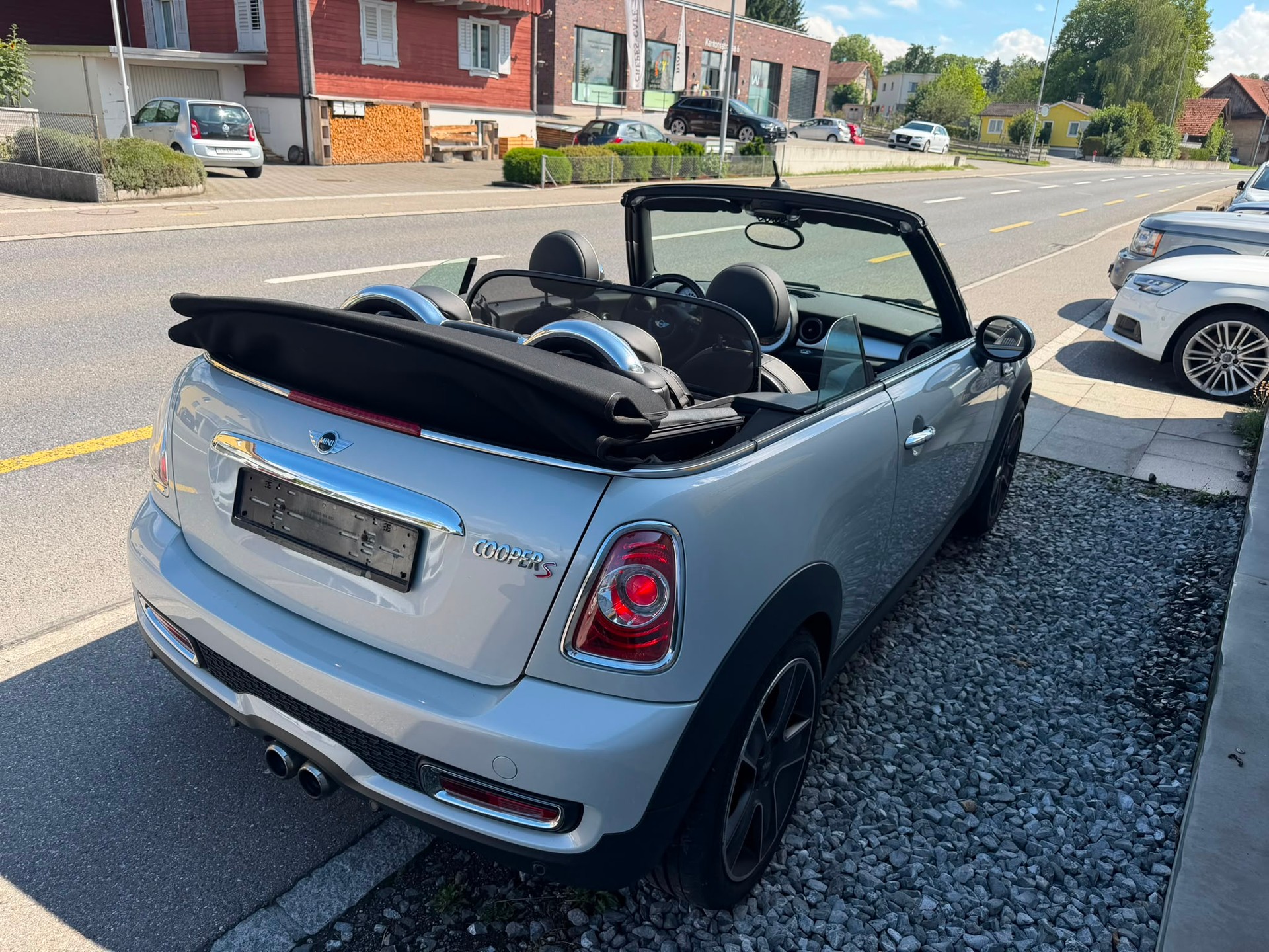 MINI Cooper S Cabriolet-image-12