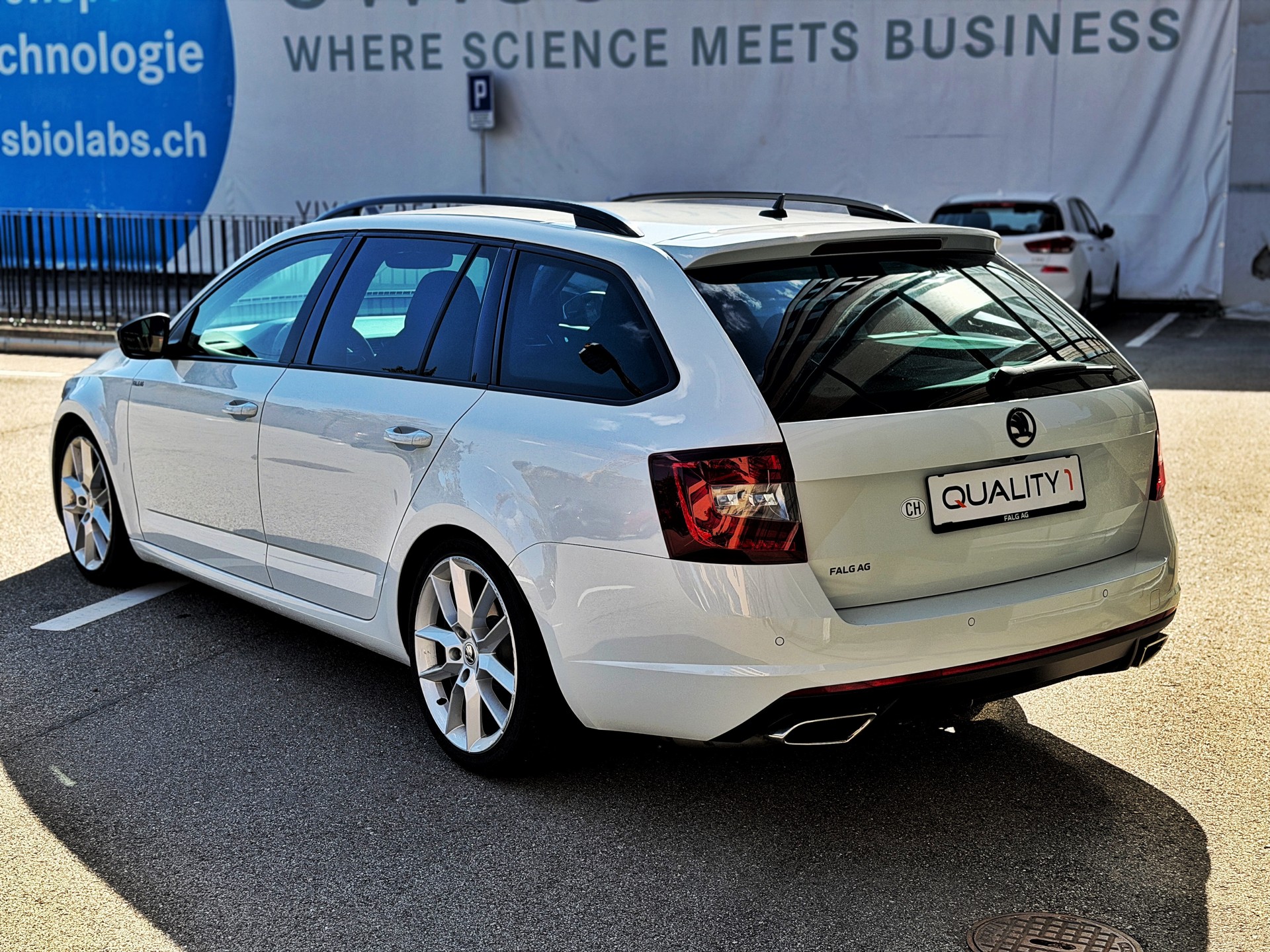 SKODA Octavia Combi 2.0 TDI RS 4x4 DSG-showroom-element-2