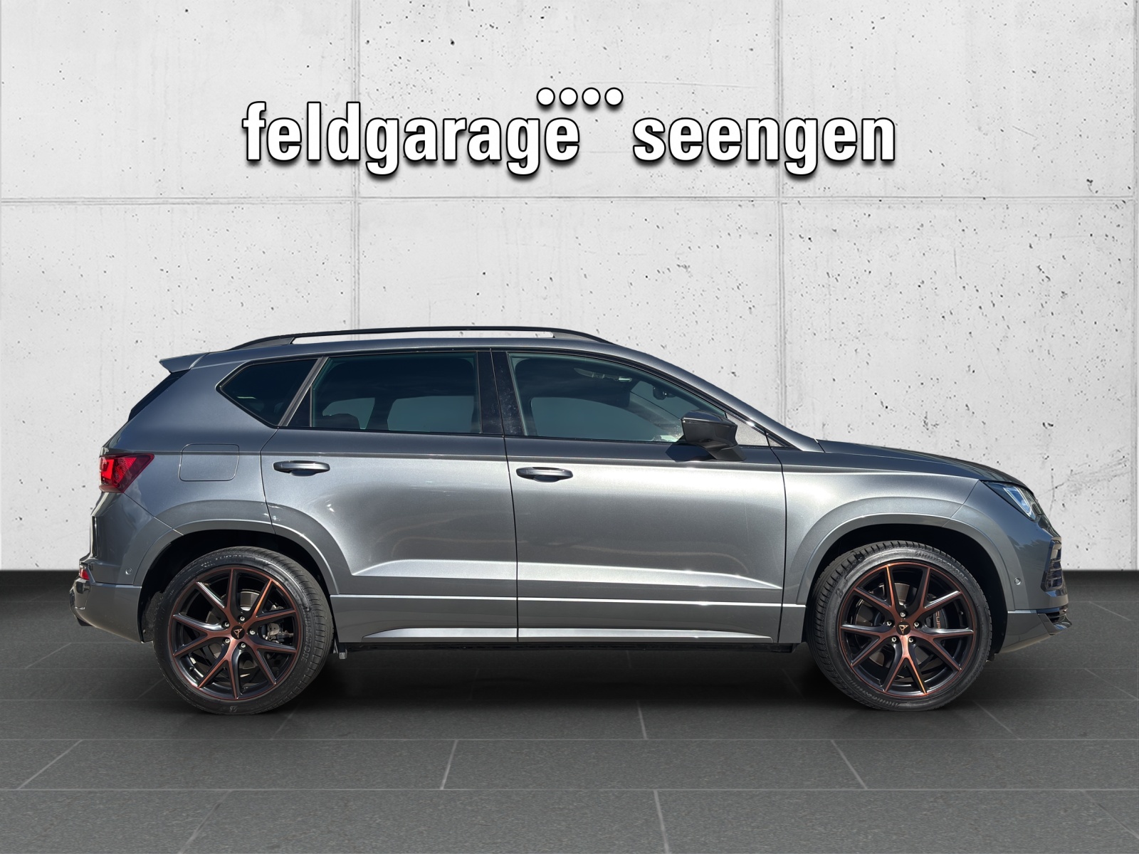 CUPRA Ateca 2.0TSI VZ 4Drive DSG mit AHK, fortl. Werksgarantie 5 Jahre, Leder & Supersportlenkrad-showroom-element-3