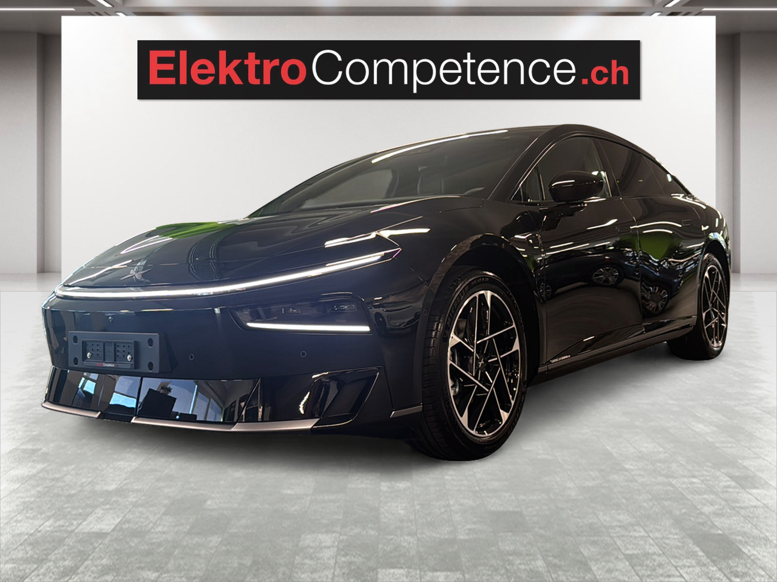 XPENG P7+ 75kWh Long Range-showroom-element-1