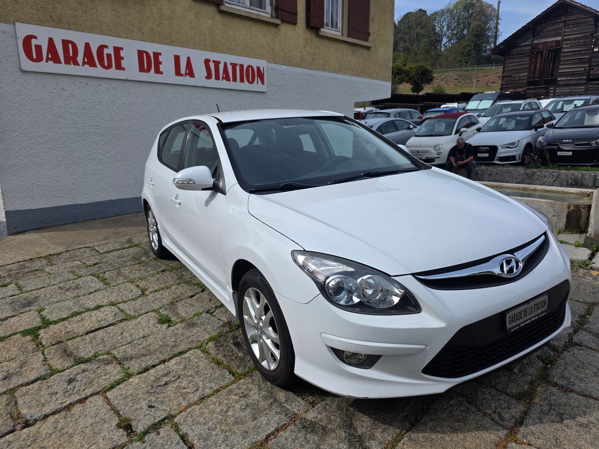 HYUNDAI i30 1.6 Swiss Plus Edition Automatic-image-2