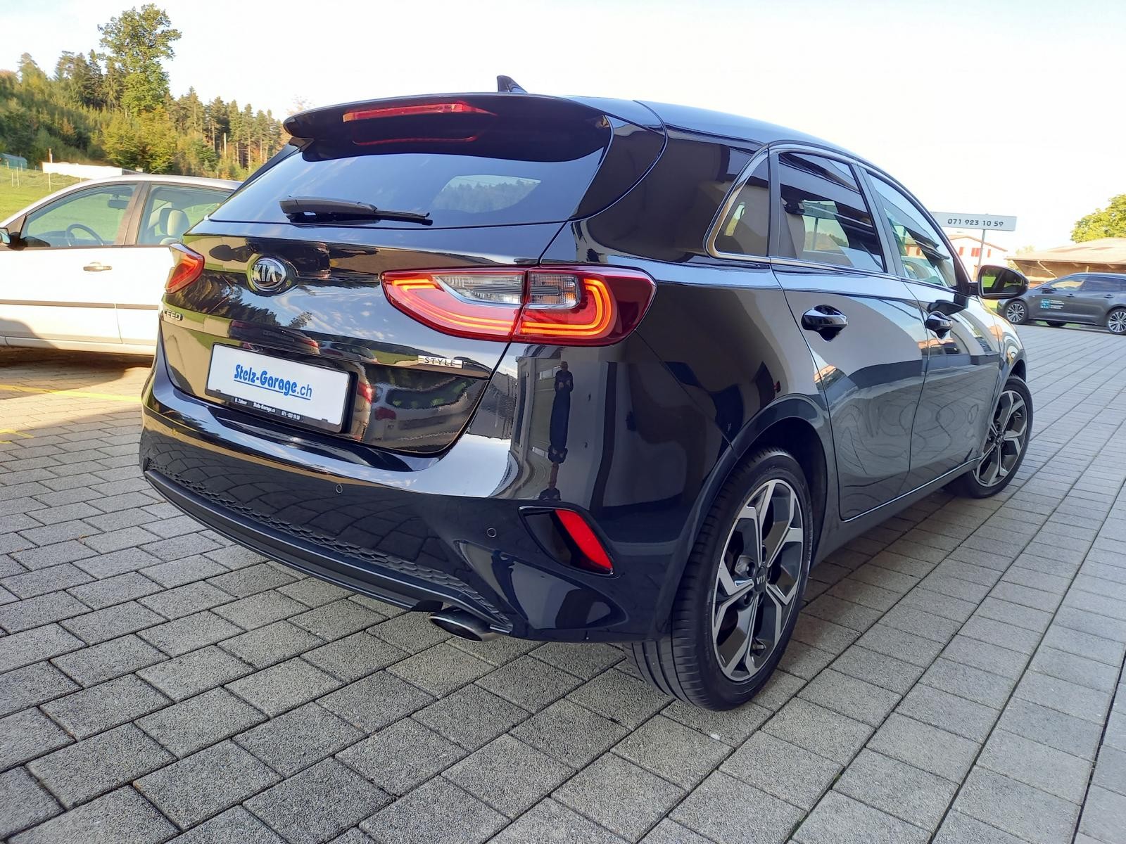 KIA Ceed 1.4 T-GDi Style DCT-showroom-element-1