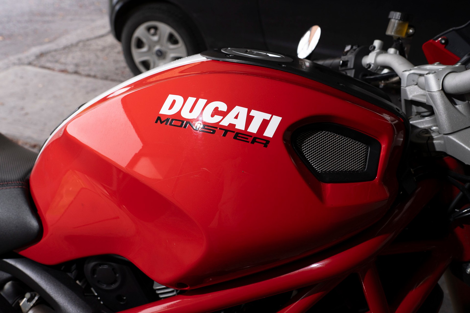 DUCATI Monster 1100 EVO ABS-image-11