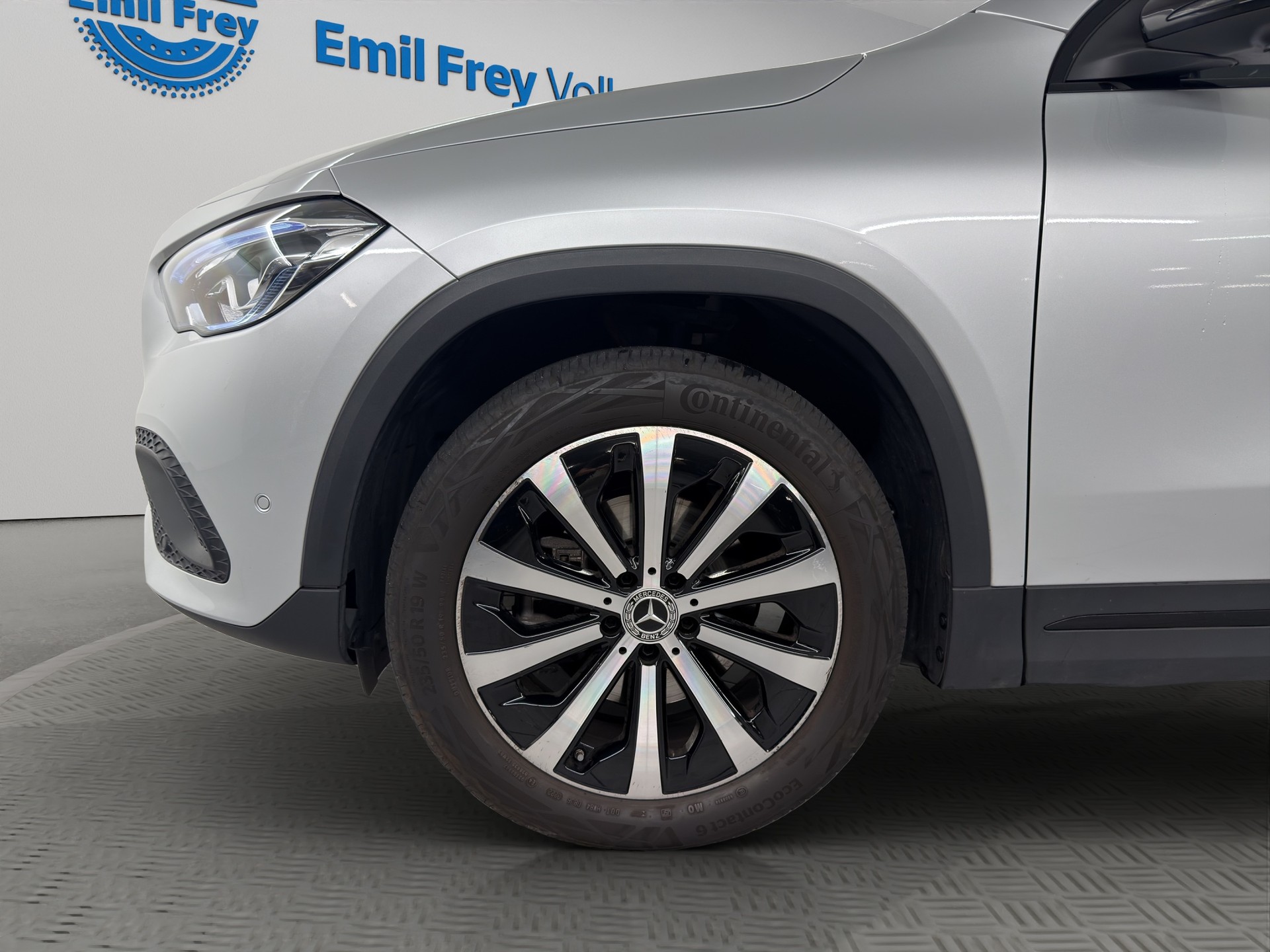 MERCEDES-BENZ GLA-Klasse GLA 200 Progressive 4matic-showroom-element-3