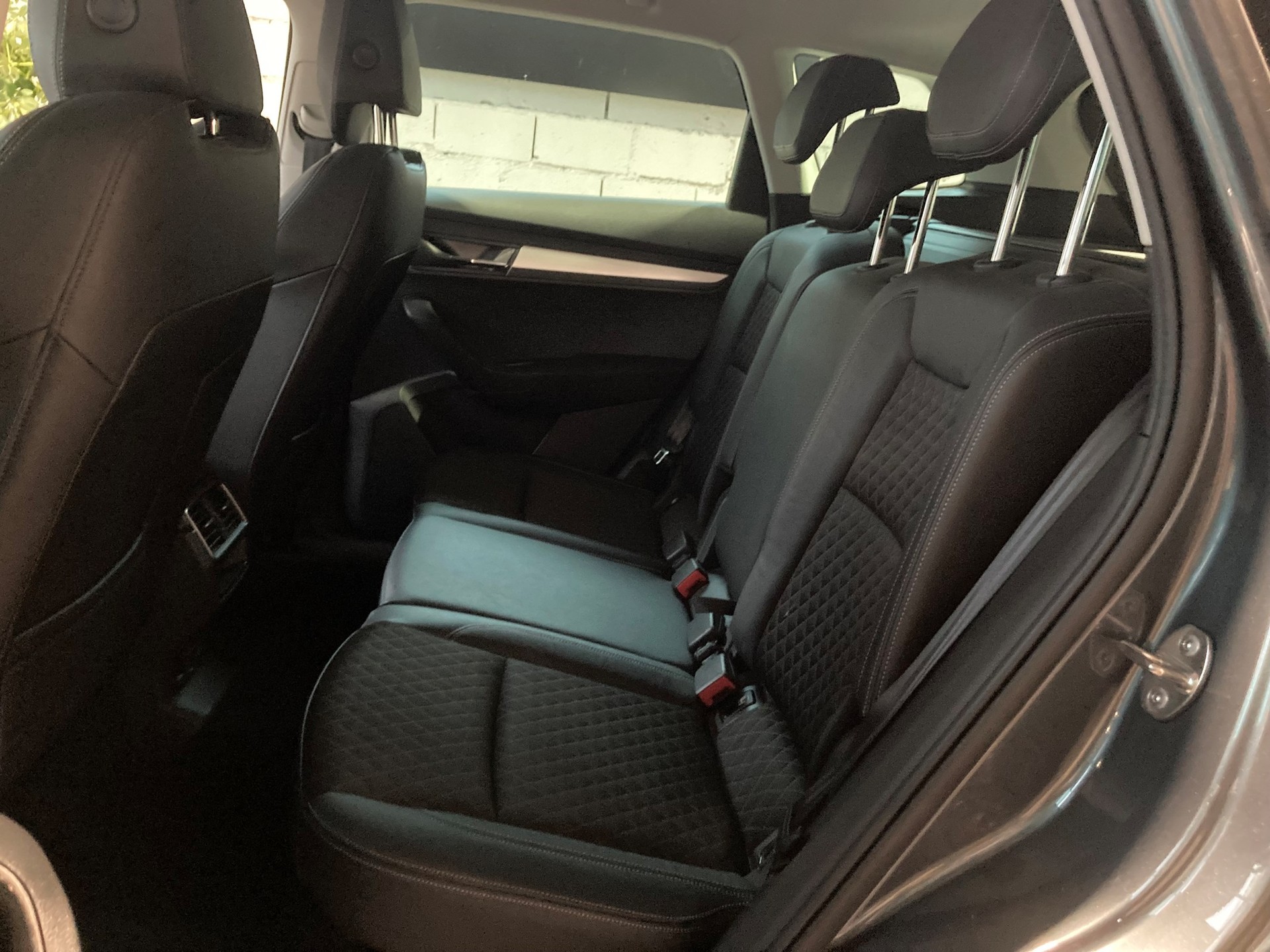 SKODA Karoq 1.5 TSI ACT Ambition DSG-image-8