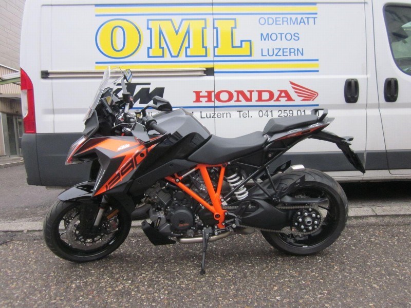 KTM 1290 Super Duke GT-image-1