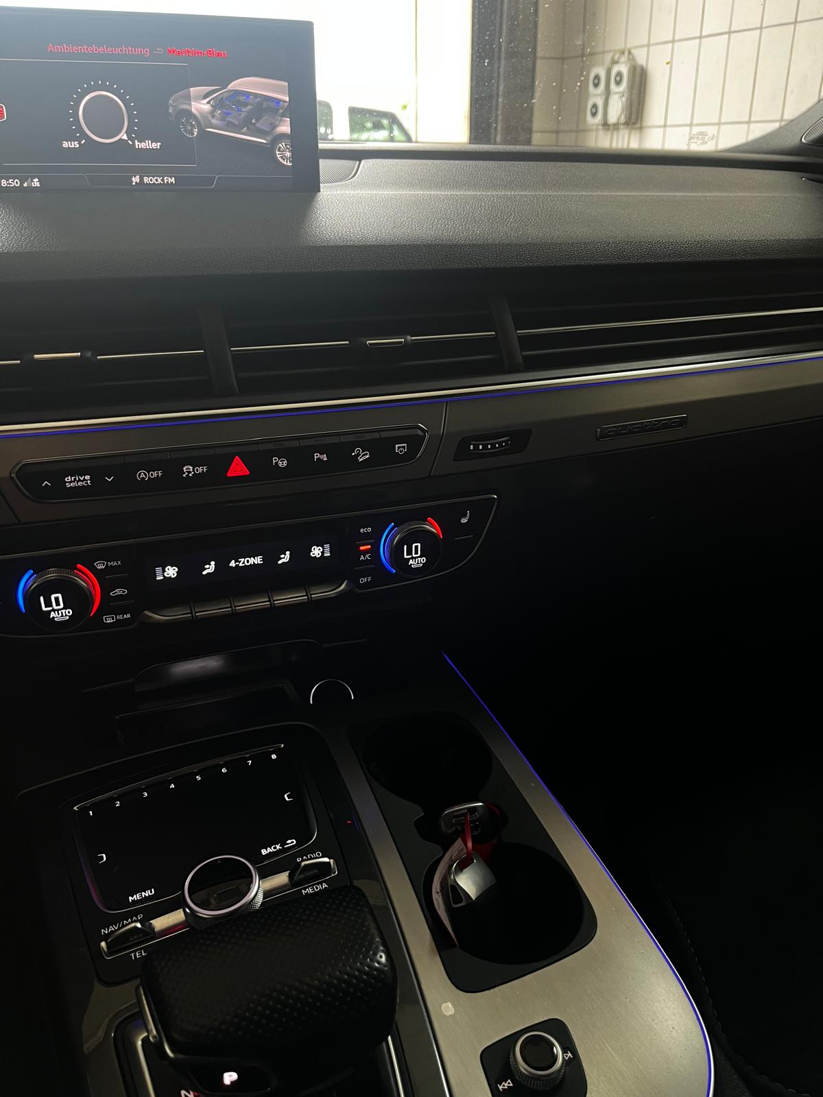 AUDI Q7 50 TDI quattro tiptronic-image-25