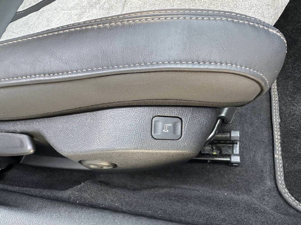 PEUGEOT 508 SW 1.6 Plug-in Hybrid GT-image-12