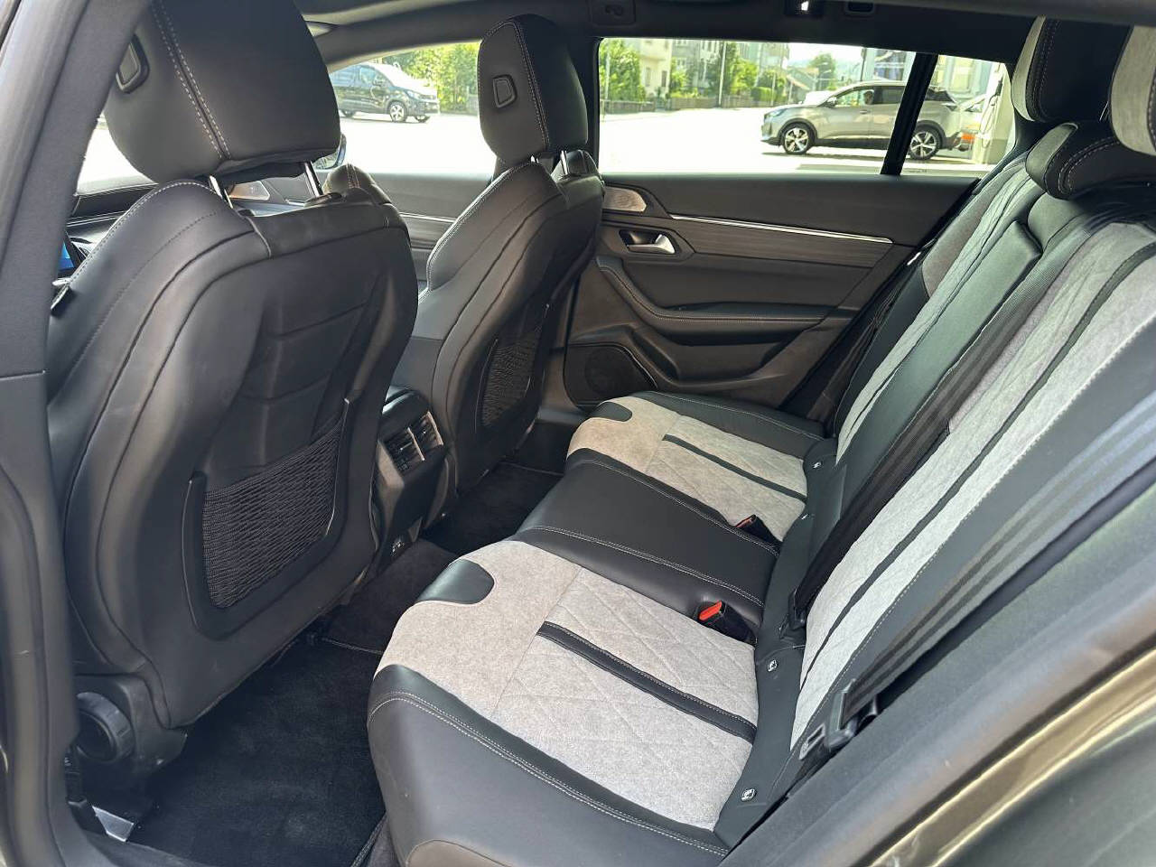 PEUGEOT 508 SW 1.6 Plug-in Hybrid GT-image-13