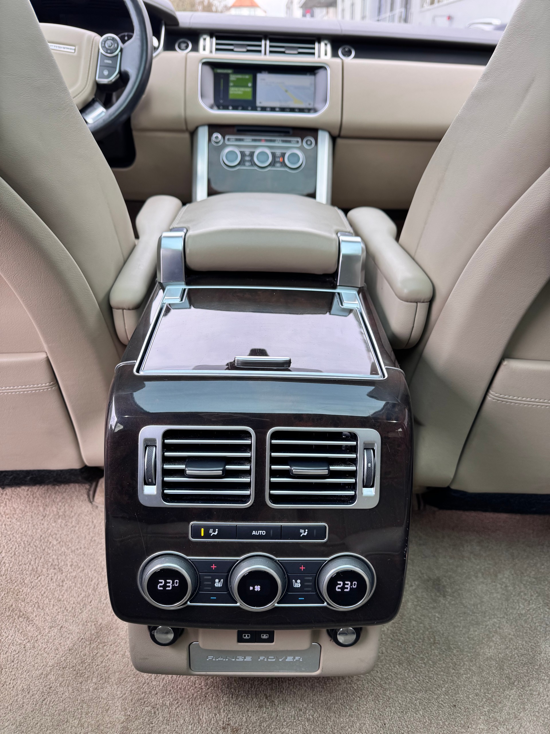 LAND ROVER Range Rover LWB 4.4 SDV8 Vogue Automatic-image-13
