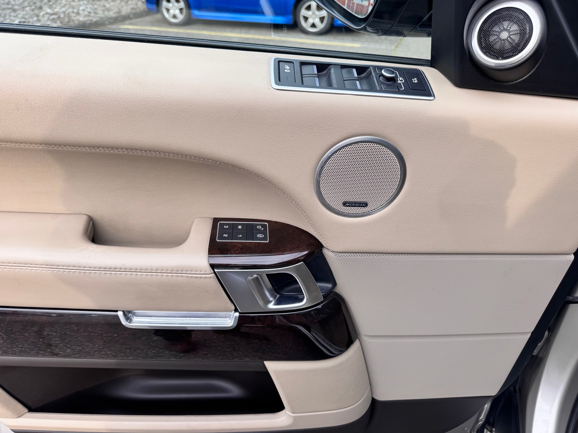 LAND ROVER Range Rover LWB 4.4 SDV8 Vogue Automatic-image-15