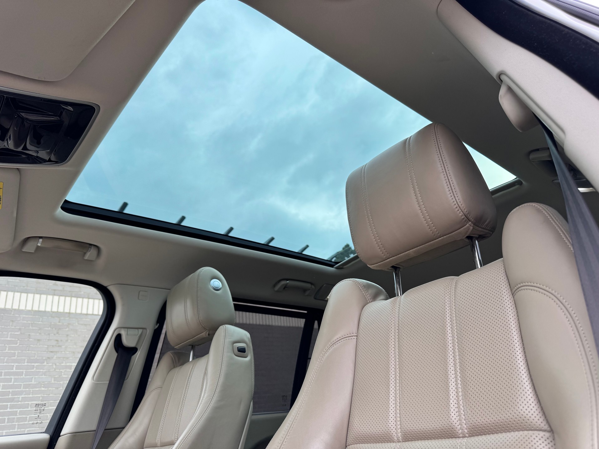 LAND ROVER Range Rover LWB 4.4 SDV8 Vogue Automatic-image-17