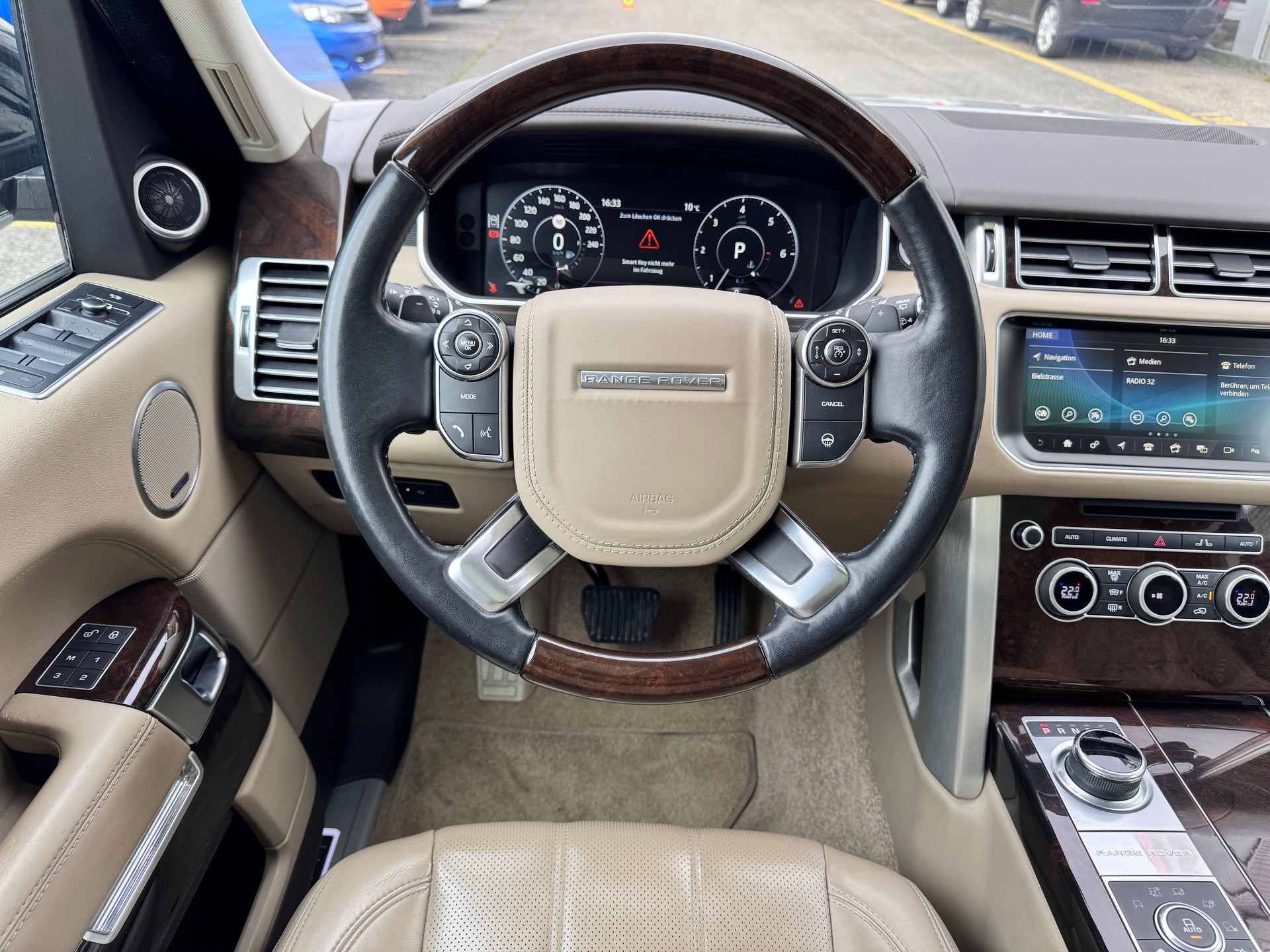 LAND ROVER Range Rover LWB 4.4 SDV8 Vogue Automatic-image-30