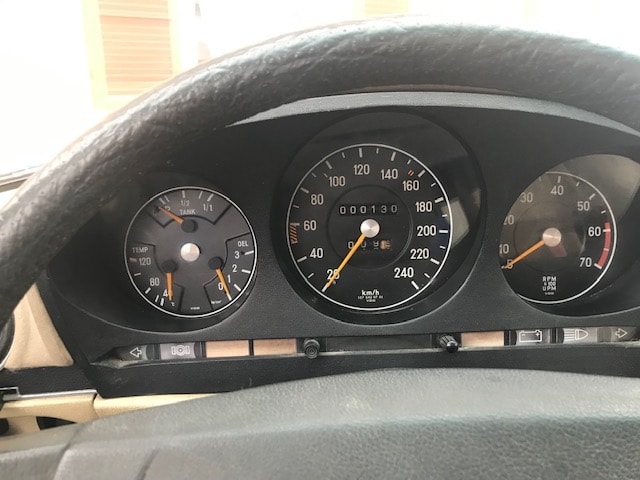 MERCEDES-BENZ SLC 350-image-13