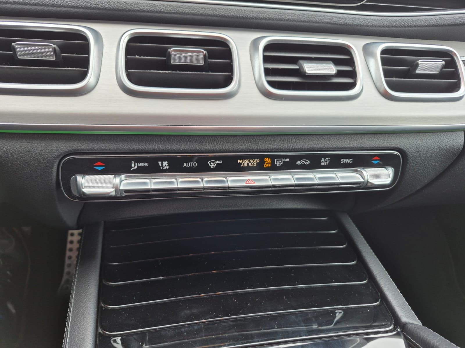 MERCEDES-BENZ GLE 300 d 4Matic AMG Line 9G-Tronic-image-14