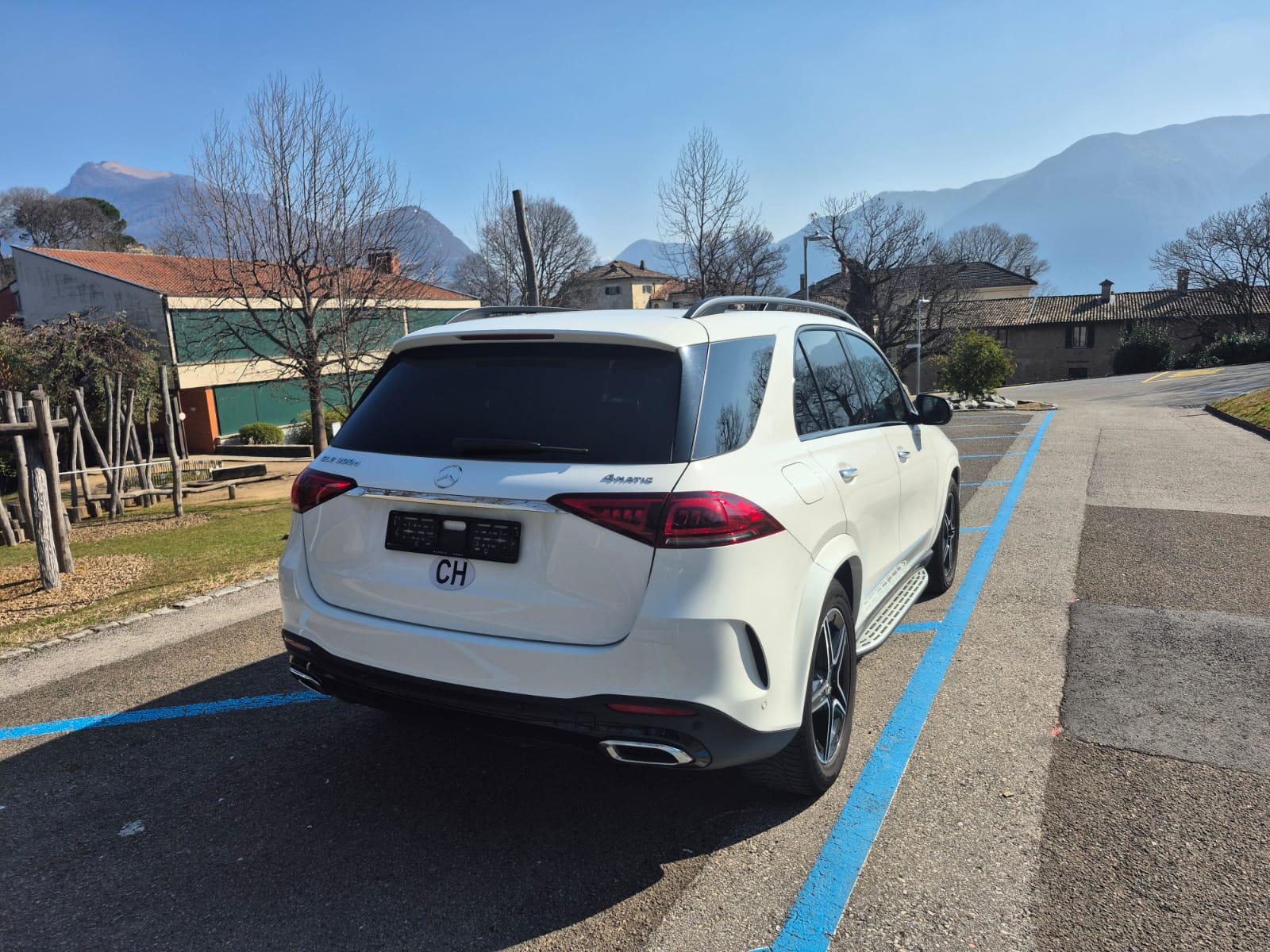MERCEDES-BENZ GLE 300 d 4Matic AMG Line 9G-Tronic-image-2