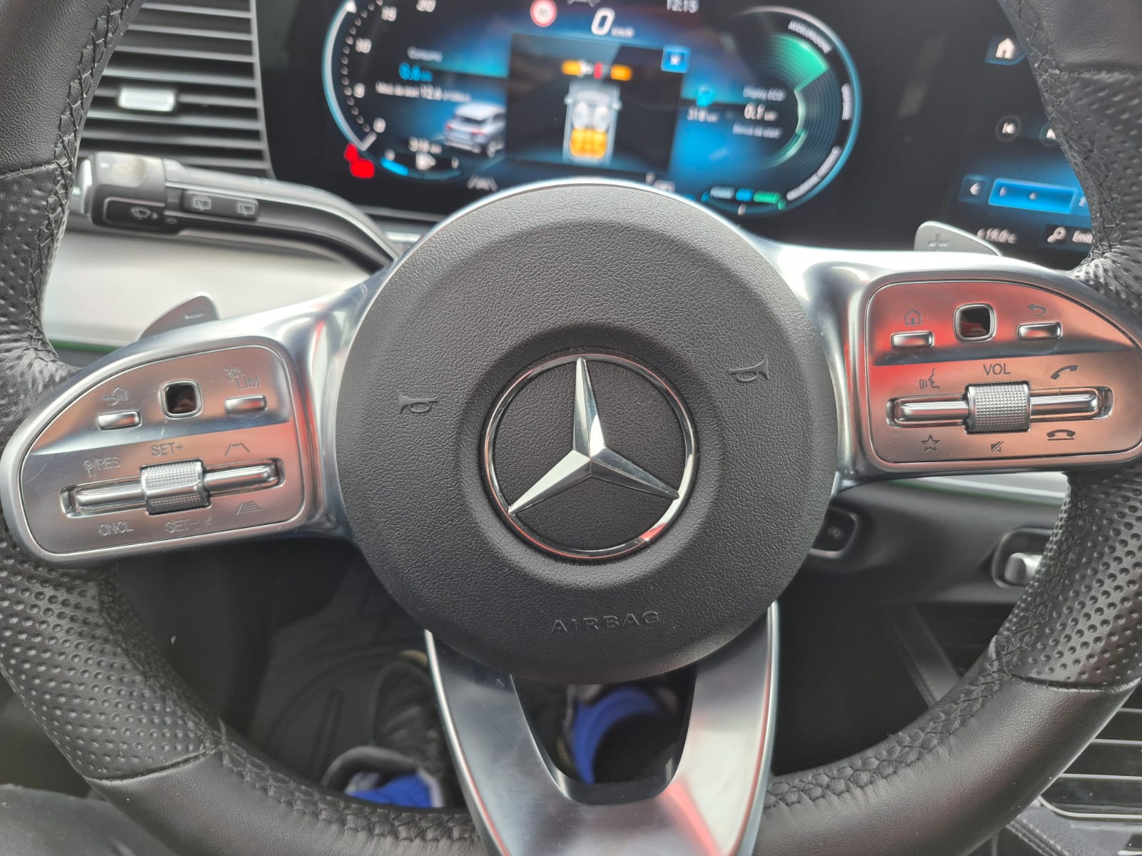 MERCEDES-BENZ GLE 300 d 4Matic AMG Line 9G-Tronic-image-9