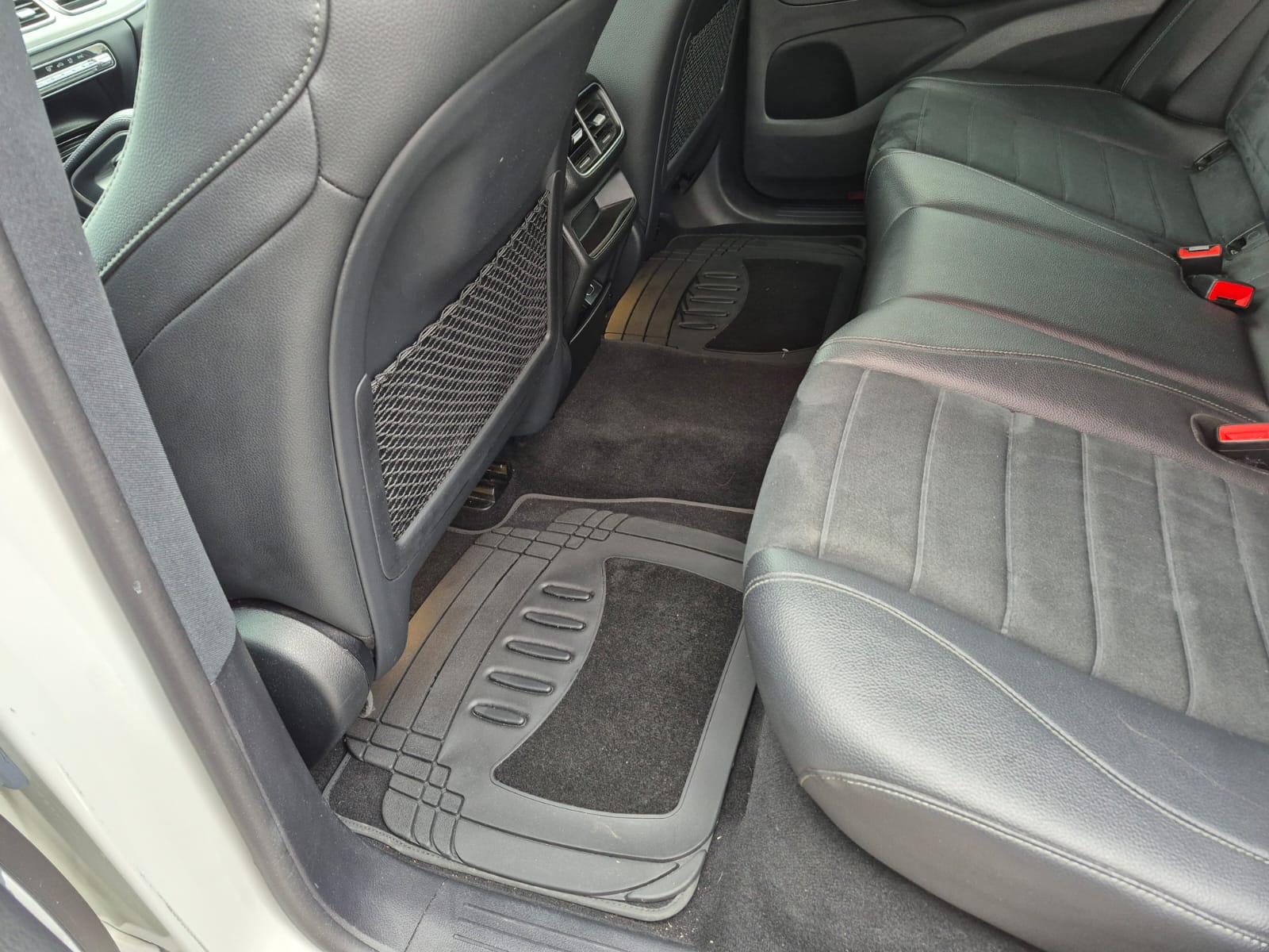 MERCEDES-BENZ GLE 300 d 4Matic AMG Line 9G-Tronic-image-8