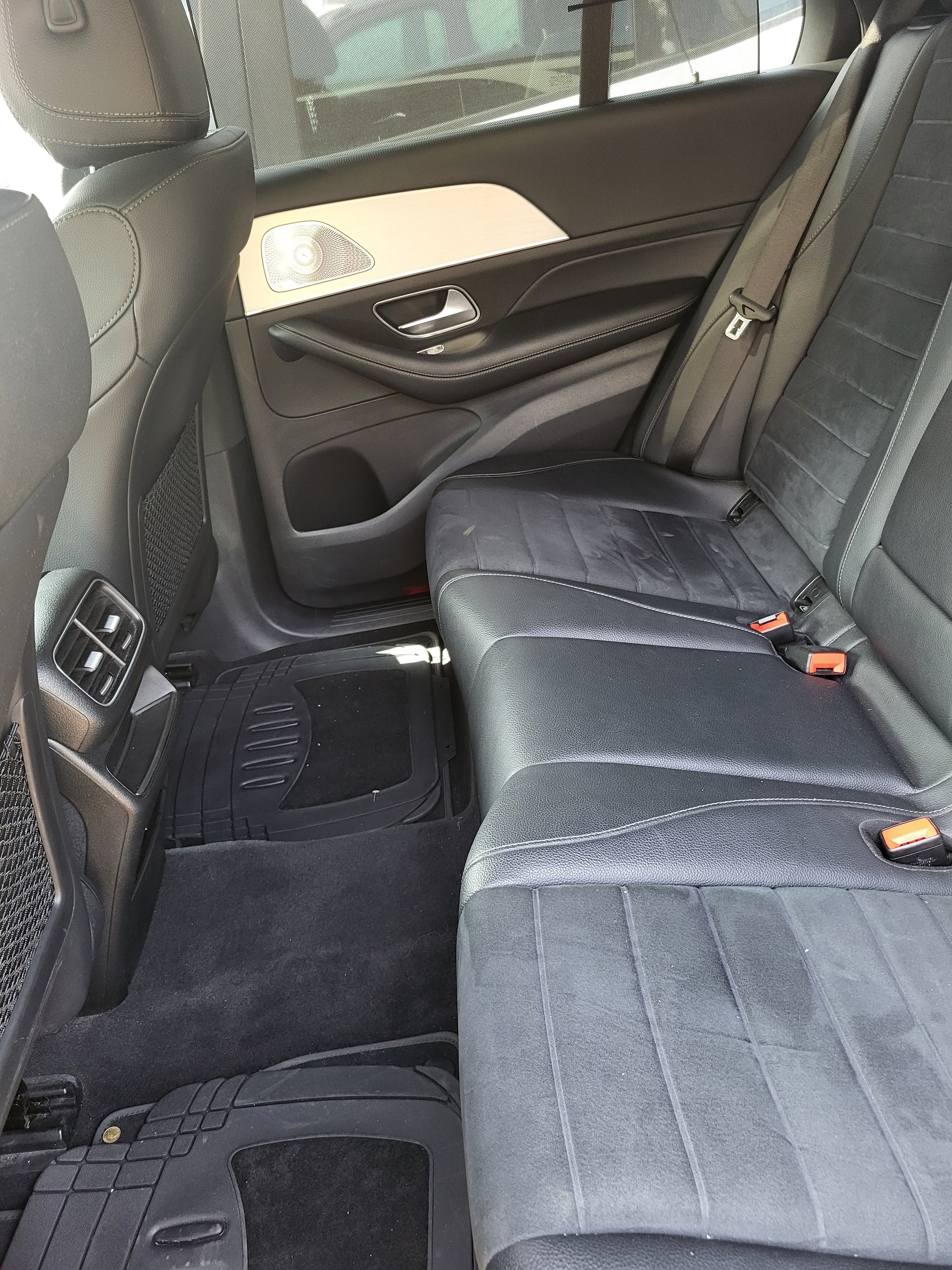 MERCEDES-BENZ GLE 300 d 4Matic AMG Line 9G-Tronic-image-26