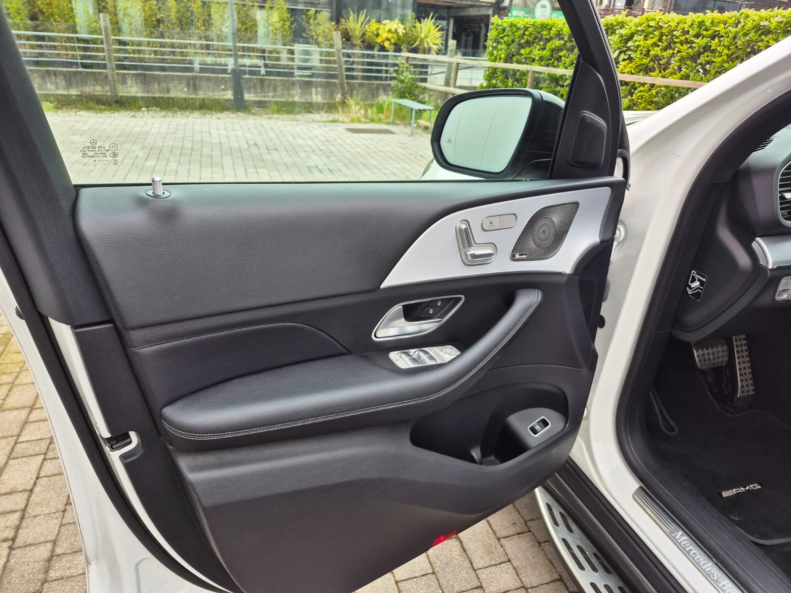 MERCEDES-BENZ GLE 300 d 4Matic AMG Line 9G-Tronic-image-7