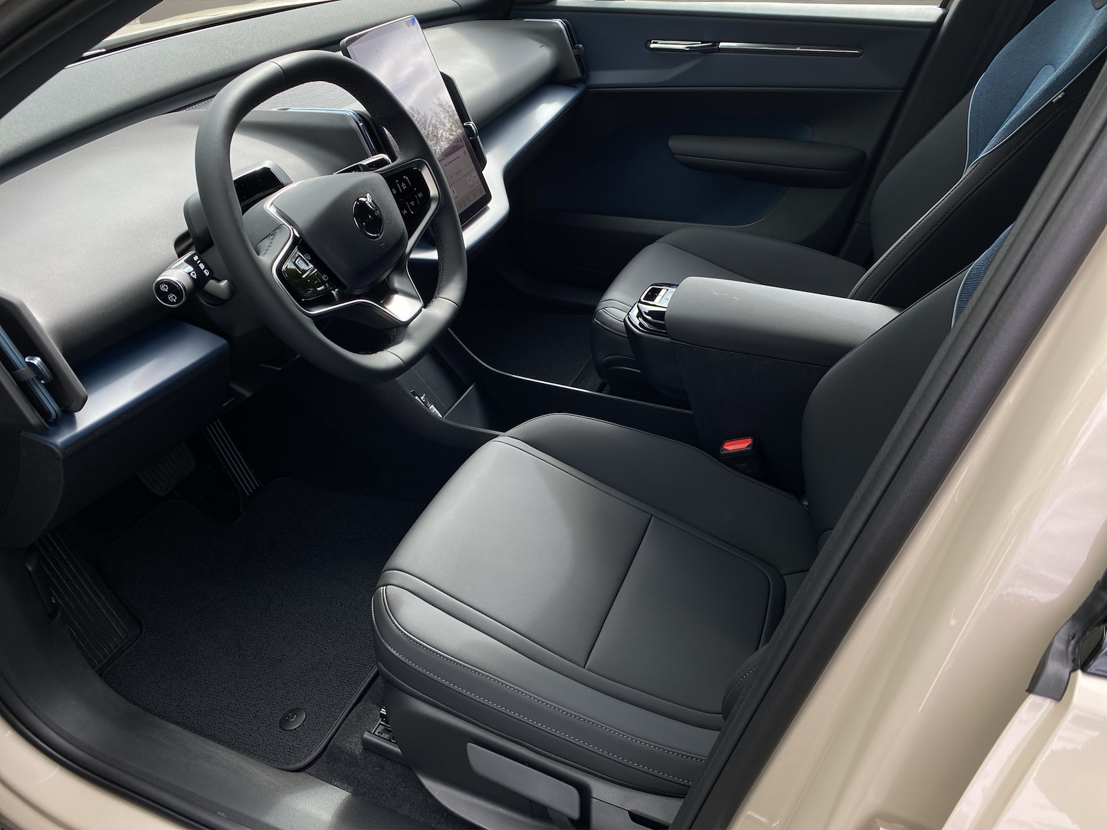 VOLVO EX 30 E60 Core XCITE-image-8