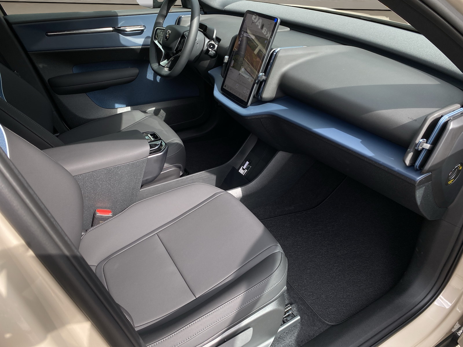 VOLVO EX 30 E60 Core XCITE-image-10