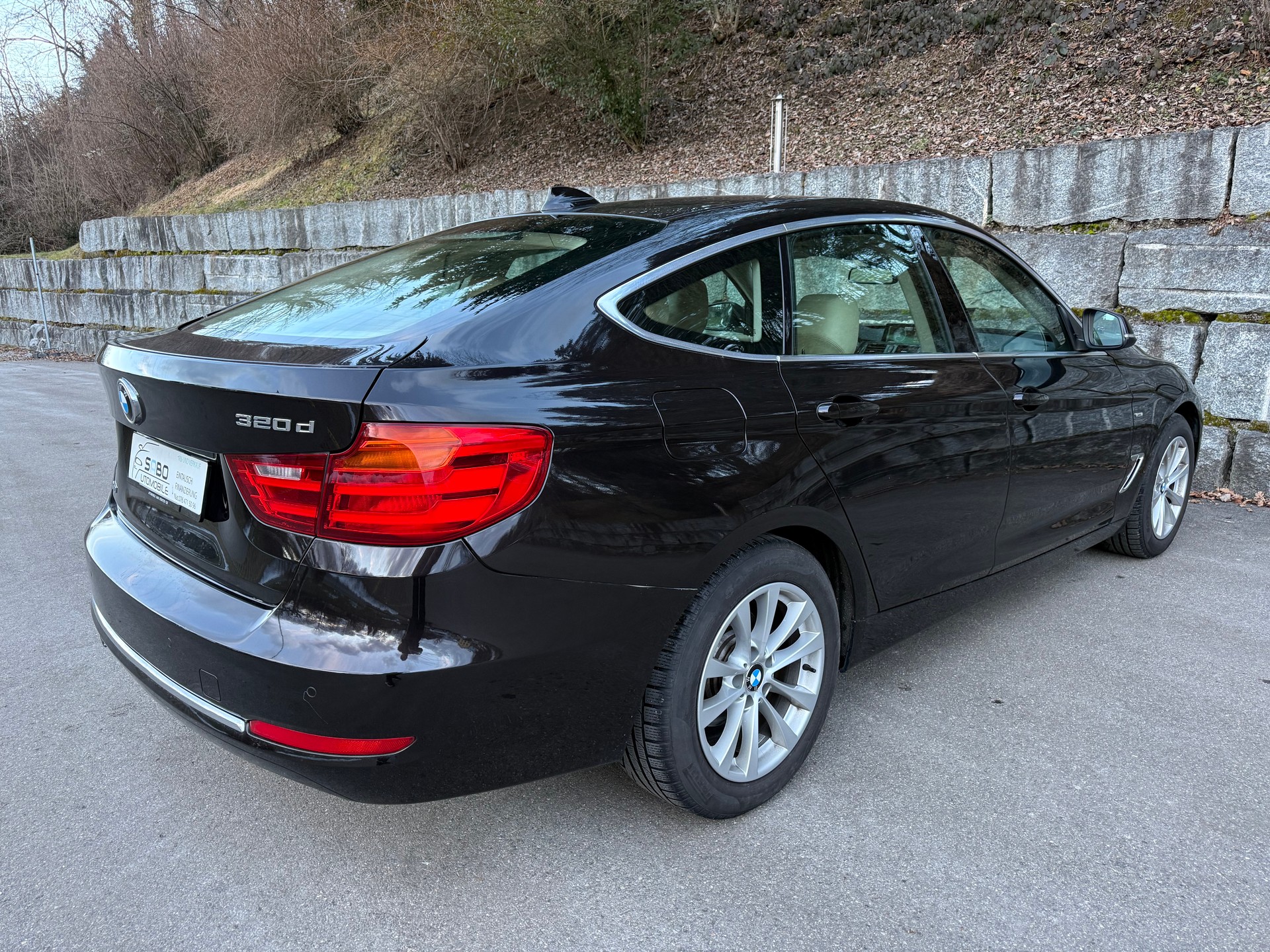BMW 320d GT xDrive Luxury Line Steptronic-image-2