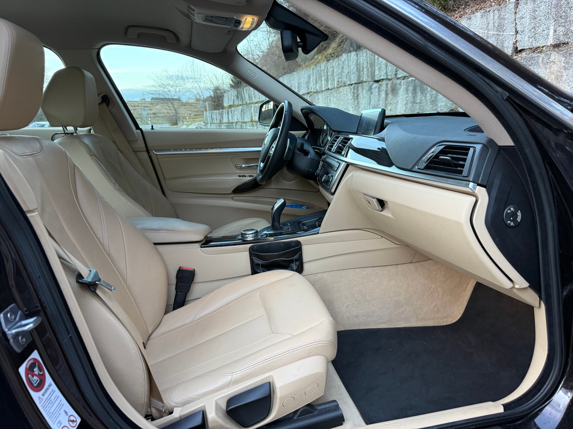 BMW 320d GT xDrive Luxury Line Steptronic-image-5