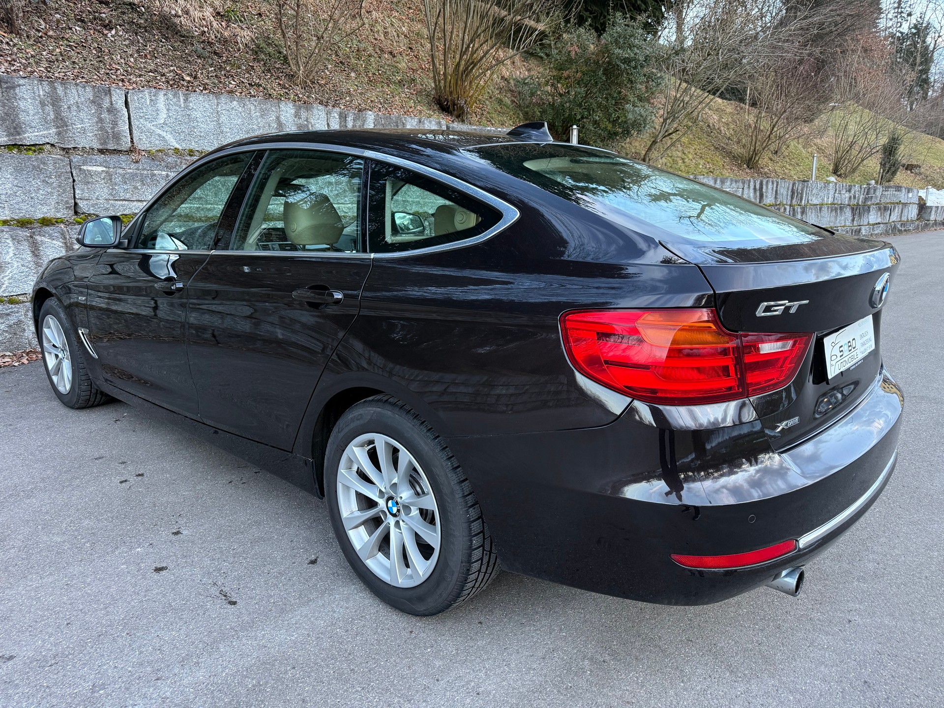 BMW 320d GT xDrive Luxury Line Steptronic-image-3