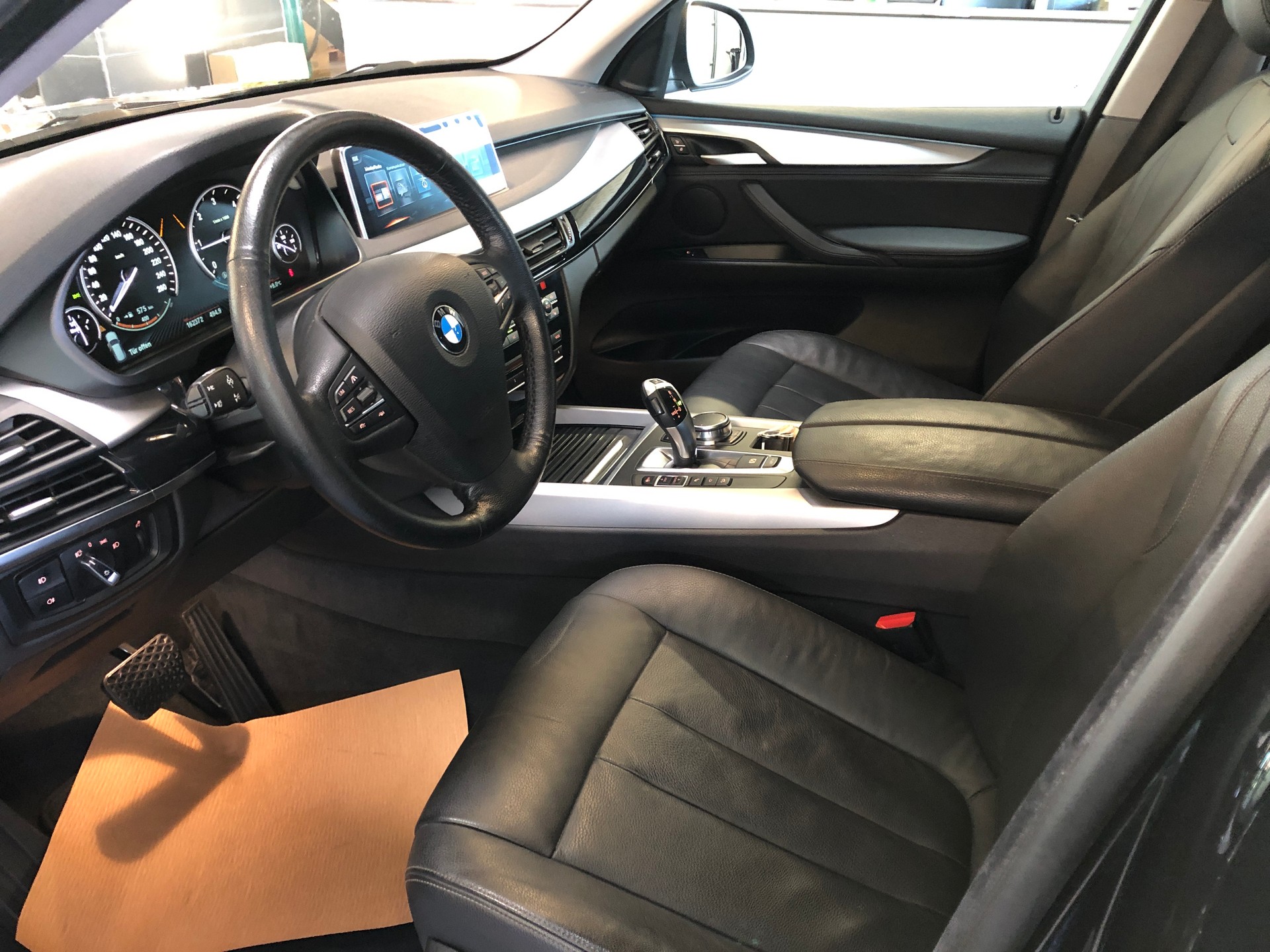 BMW X5 xDrive 25d Steptronic-image-23