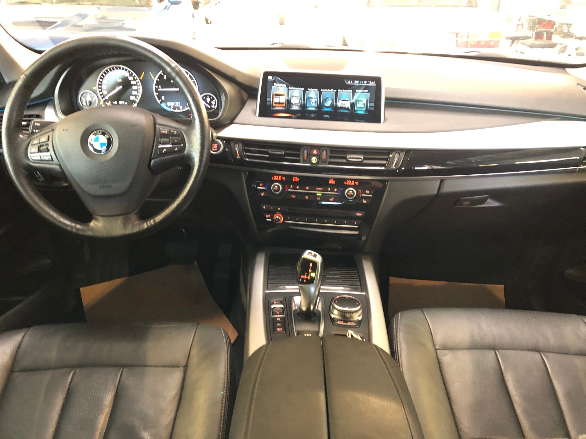BMW X5 xDrive 25d Steptronic-image-18