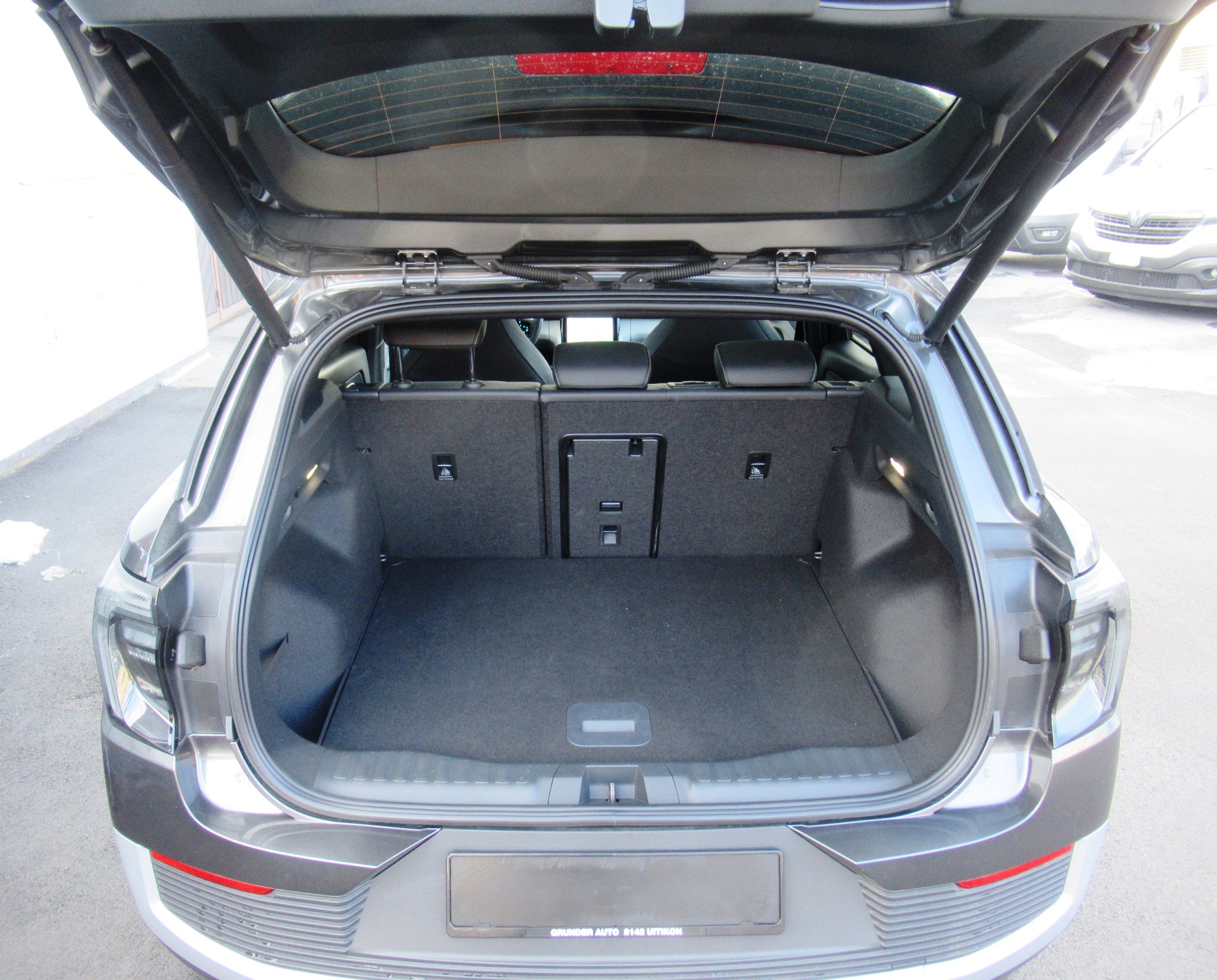 FORD Explorer Elektro 79kWh Dual Extended Range Premium AWD-image-5