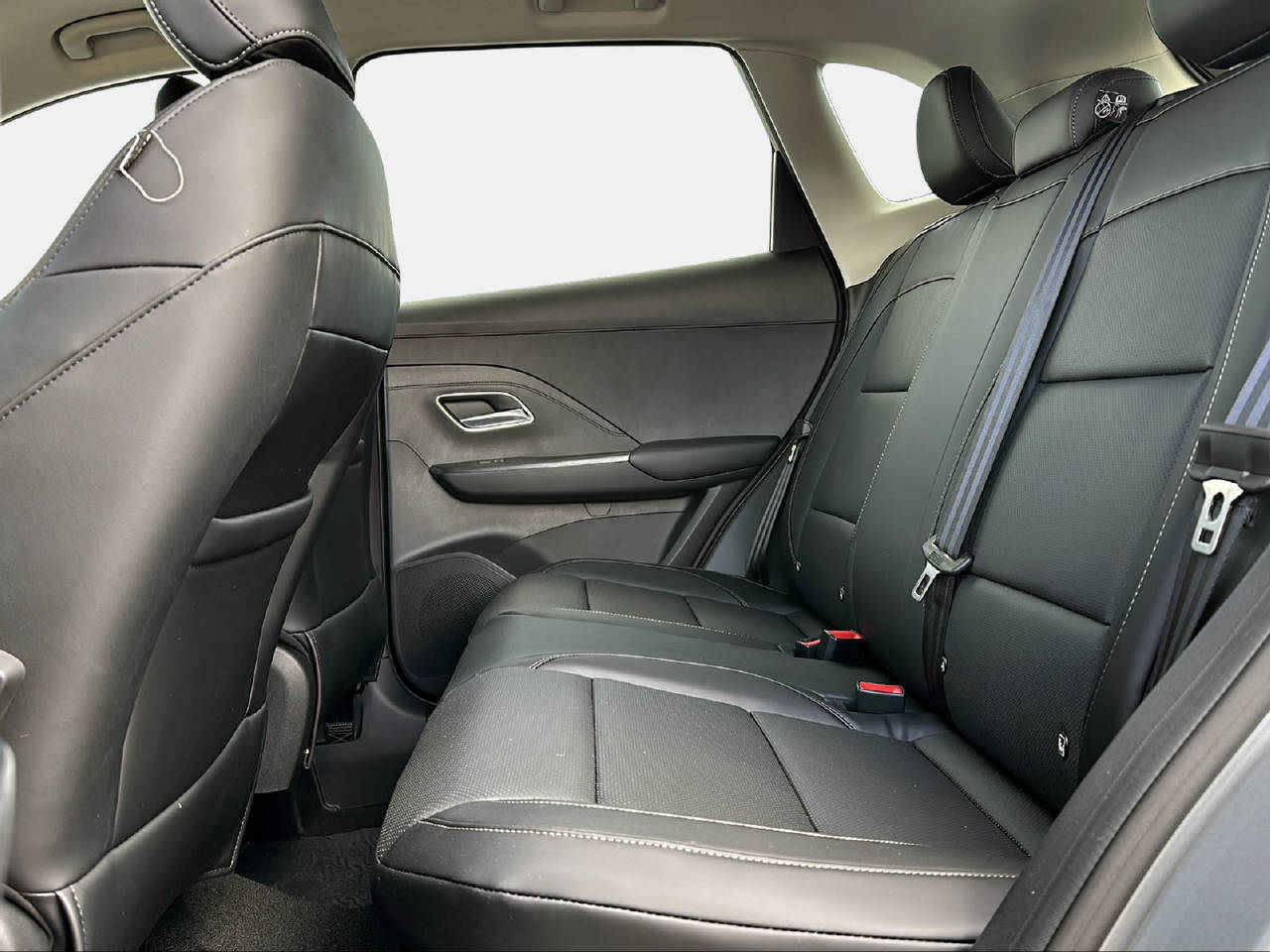 MG ZS 1.5 Hybrid+ Luxury-image-13
