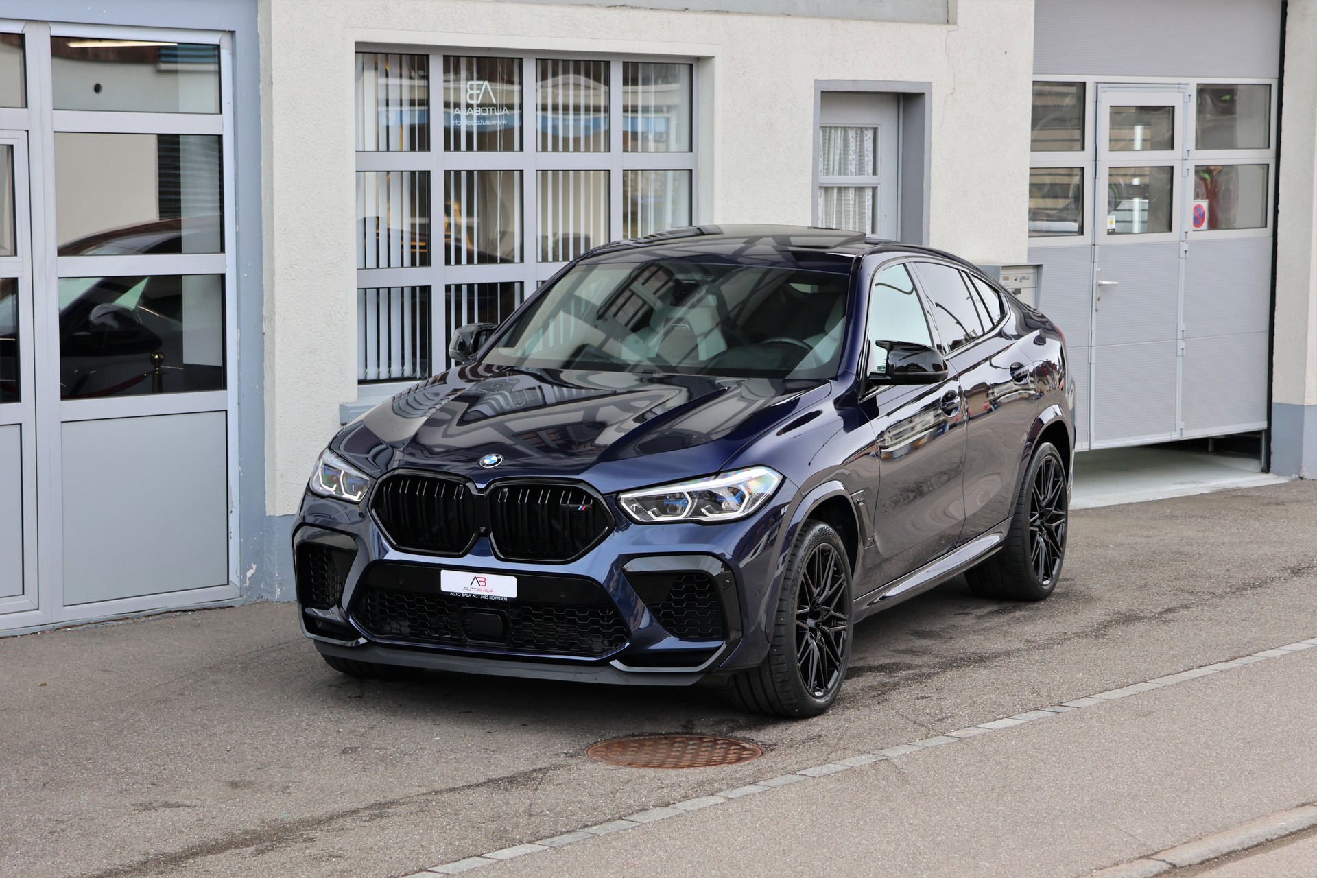 BMW X6M Steptronic M Competition (CH) "Tansanitblau"