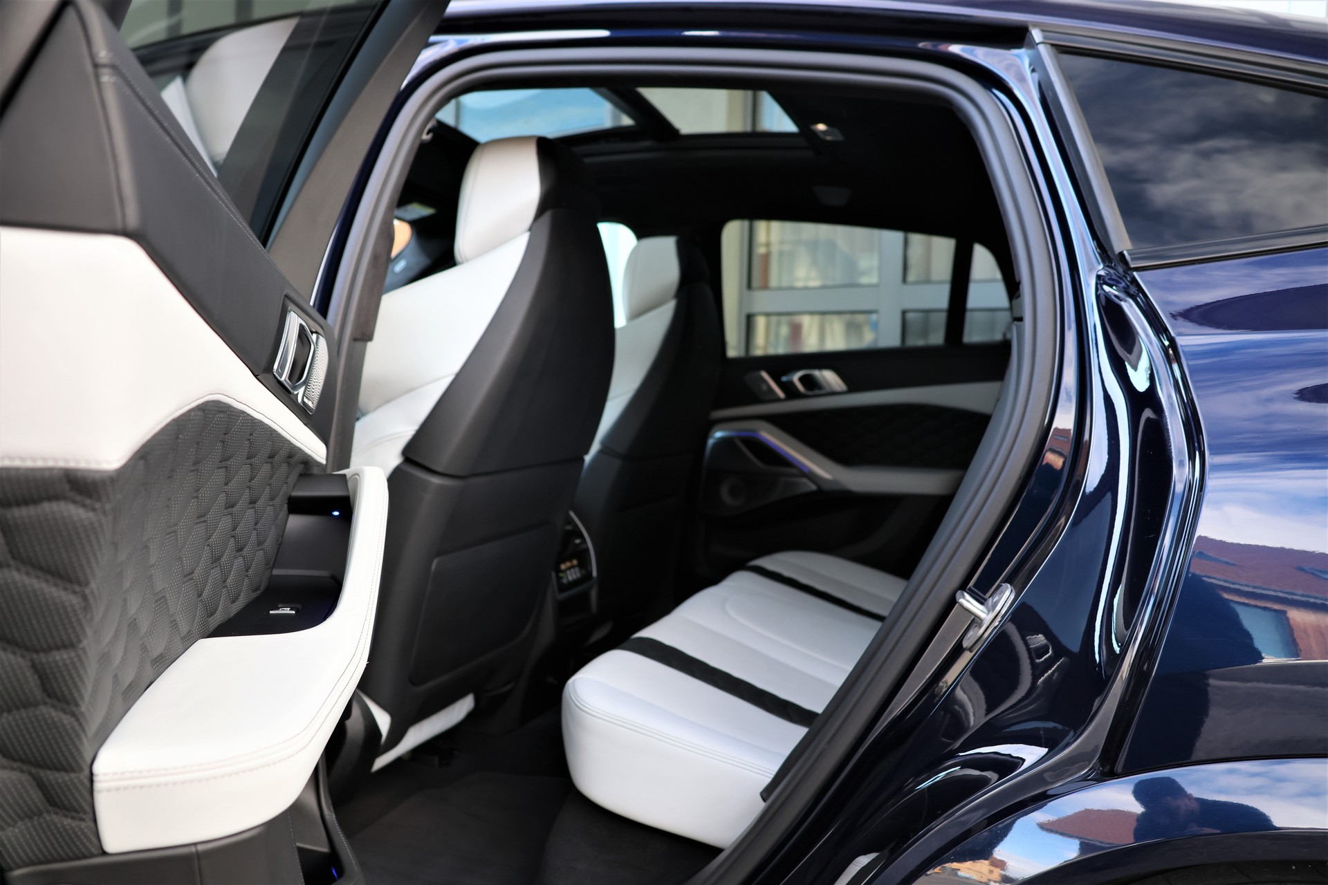 BMW X6M Steptronic M Competition (CH) "Tansanitblau"-image-14