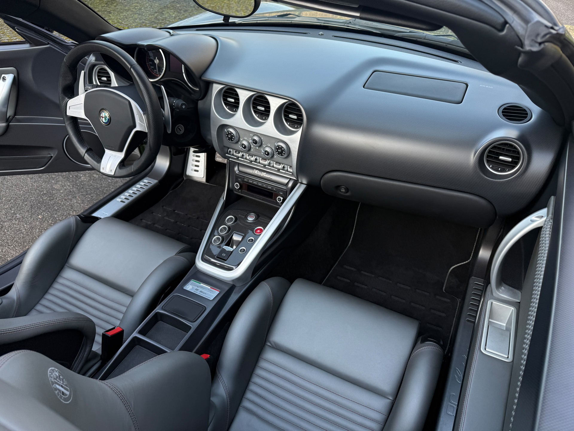 ALFA ROMEO 8C-image-10