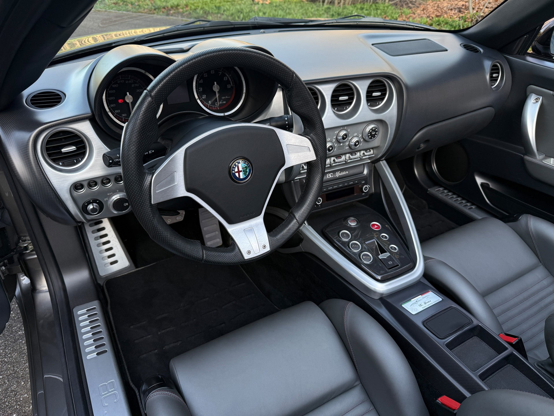 ALFA ROMEO 8C-image-4
