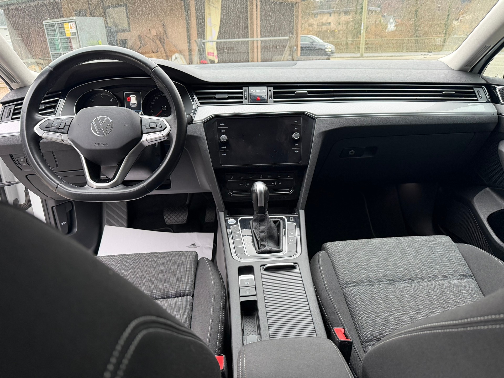 VW Passat Variant 2.0 TDI DSG-image-7