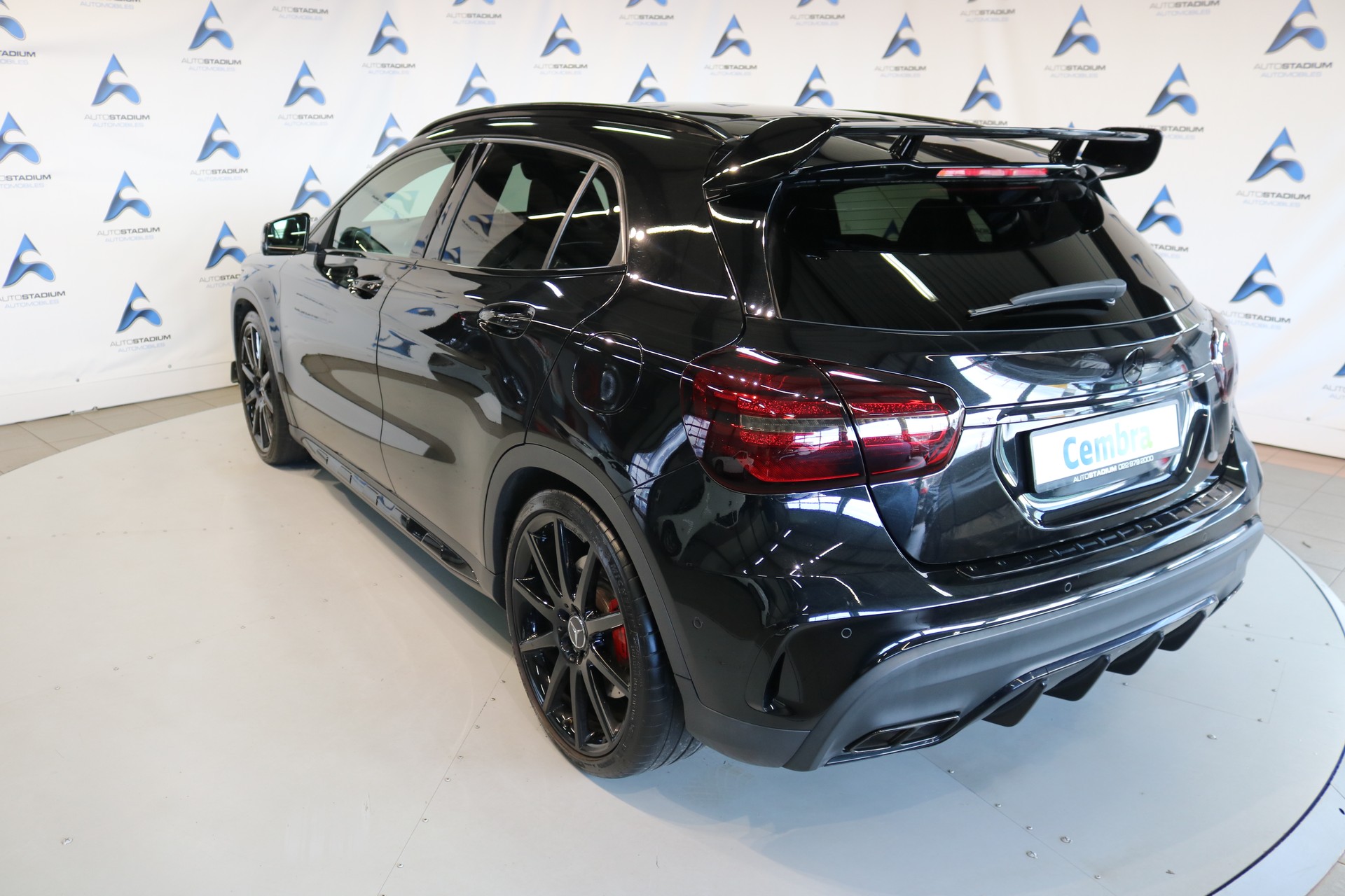 MERCEDES-BENZ GLA 45 AMG Night Edition 4Matic 7G-DCT-image-15