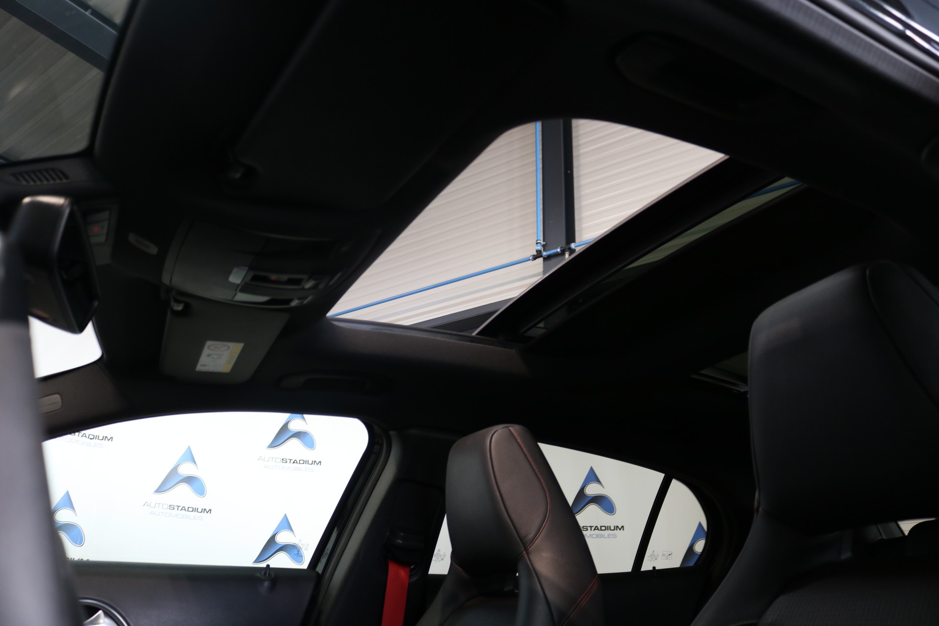 MERCEDES-BENZ GLA 45 AMG Night Edition 4Matic 7G-DCT-image-44