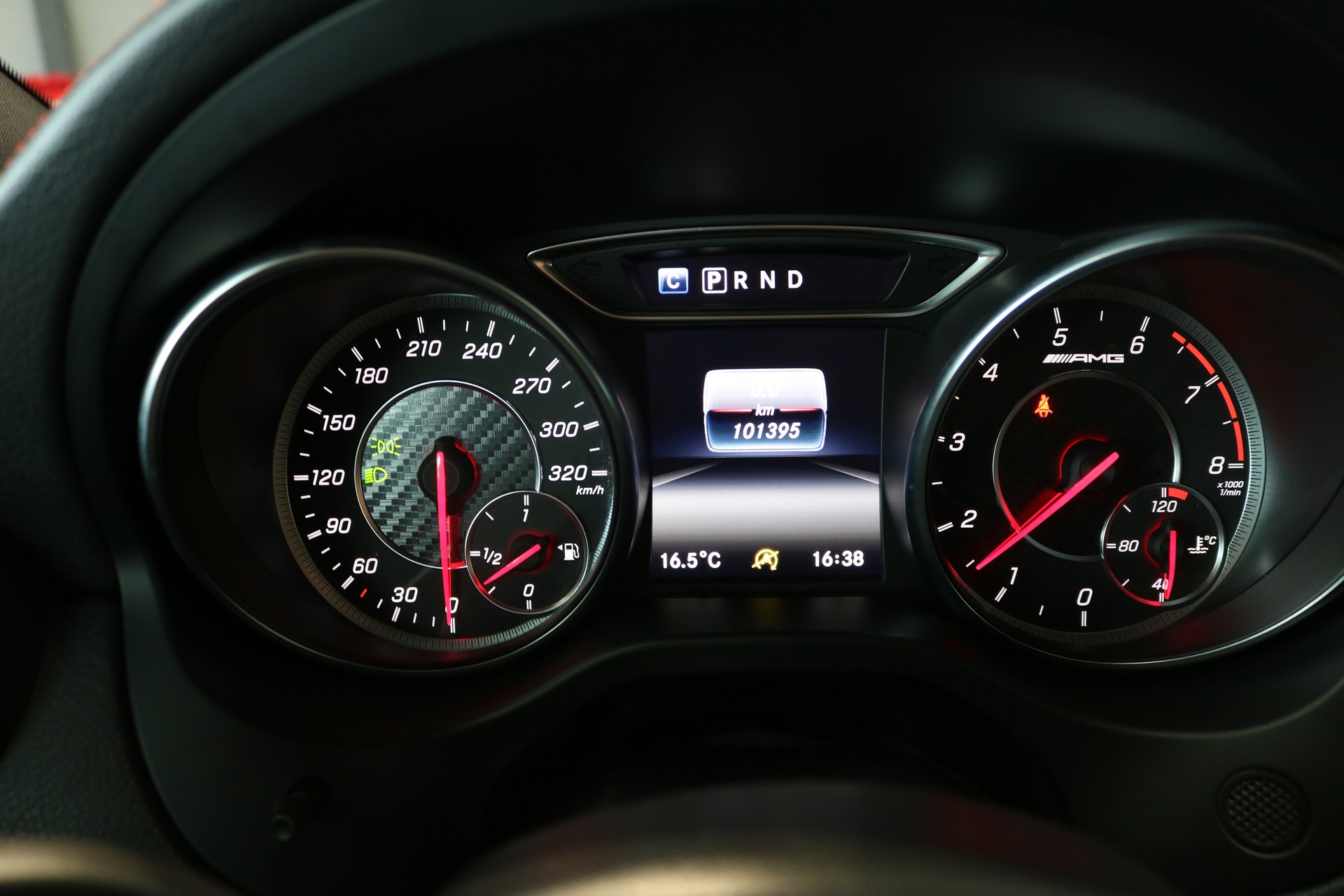 MERCEDES-BENZ GLA 45 AMG Night Edition 4Matic 7G-DCT-image-34