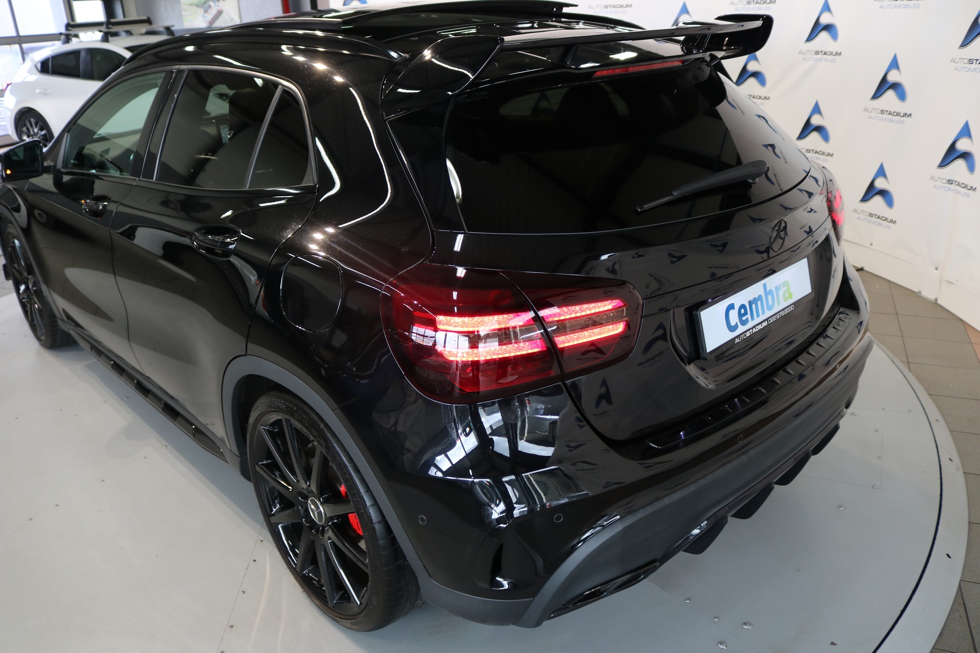 MERCEDES-BENZ GLA 45 AMG Night Edition 4Matic 7G-DCT-image-47