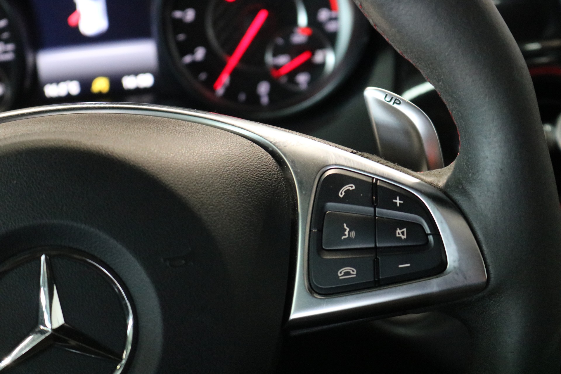 MERCEDES-BENZ GLA 45 AMG Night Edition 4Matic 7G-DCT-image-41