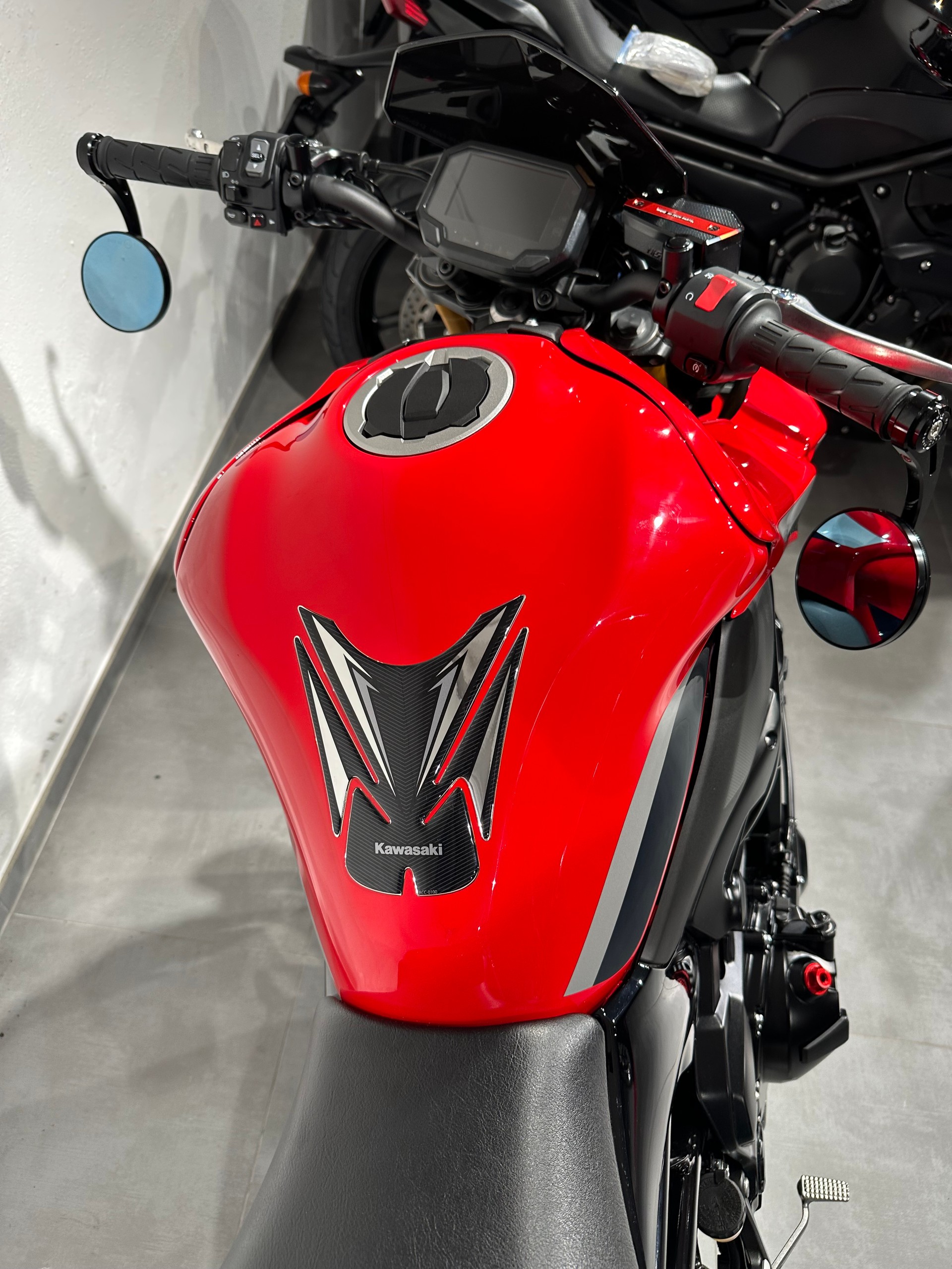 KAWASAKI Z 900-image-3