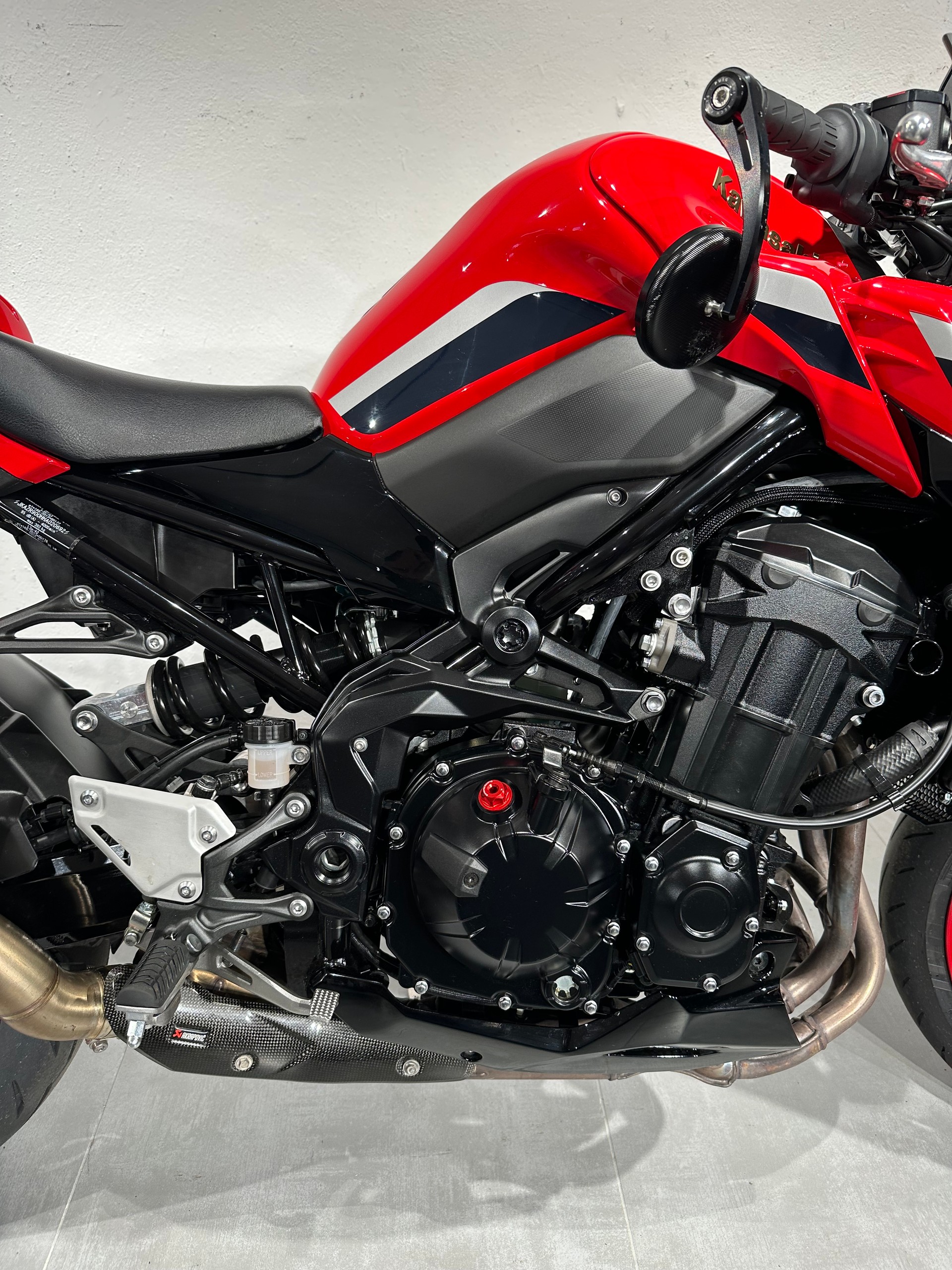 KAWASAKI Z 900-image-5