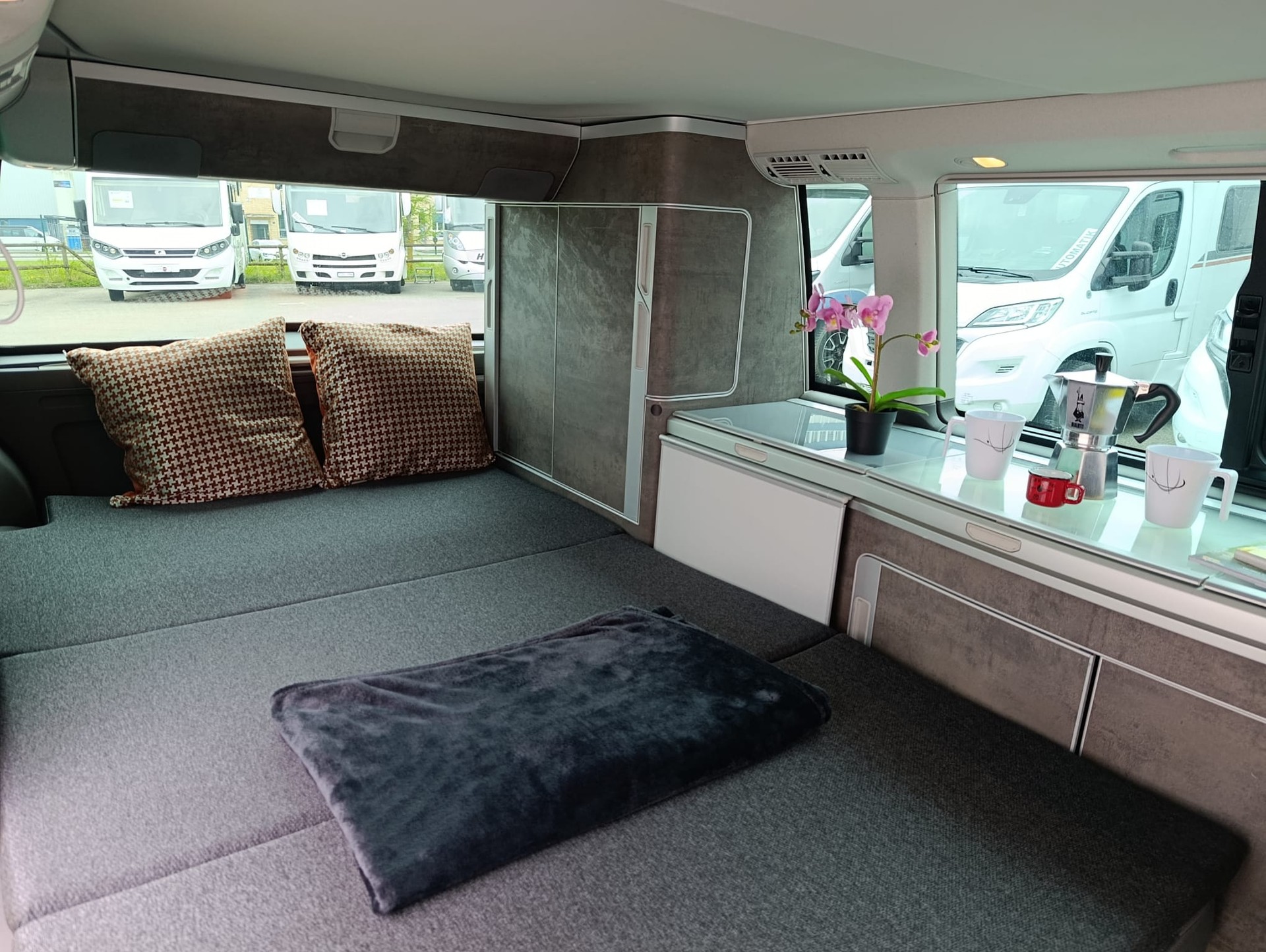 VW T6.1 Ocean Liberty ***3er E-Fahrradträger für AHK***Heckauszug***8-fach bereift***Standheizung Luft und Wasser- Zusatzheizung***-showroom-element-2