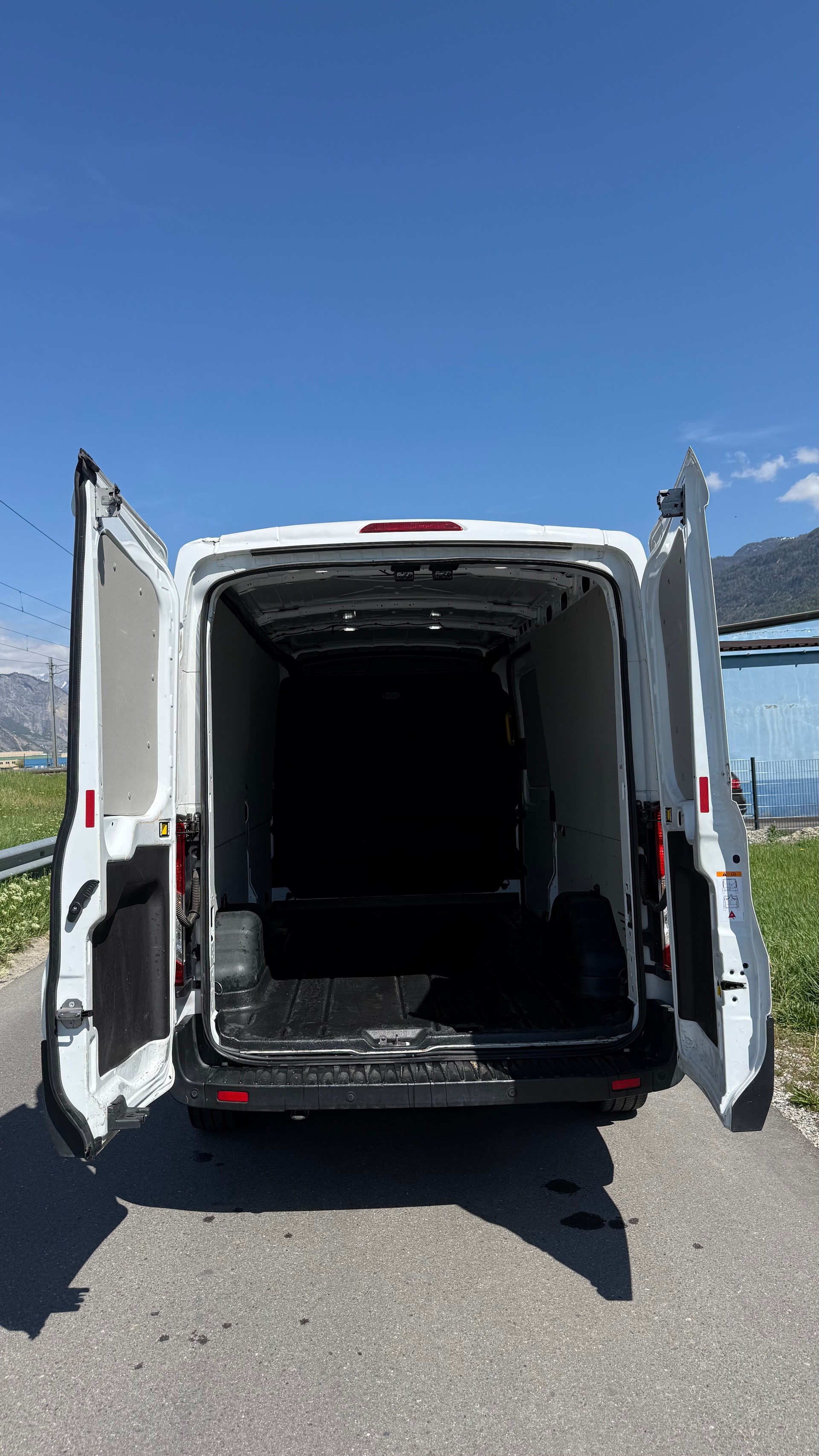 FORD Transit-image-10
