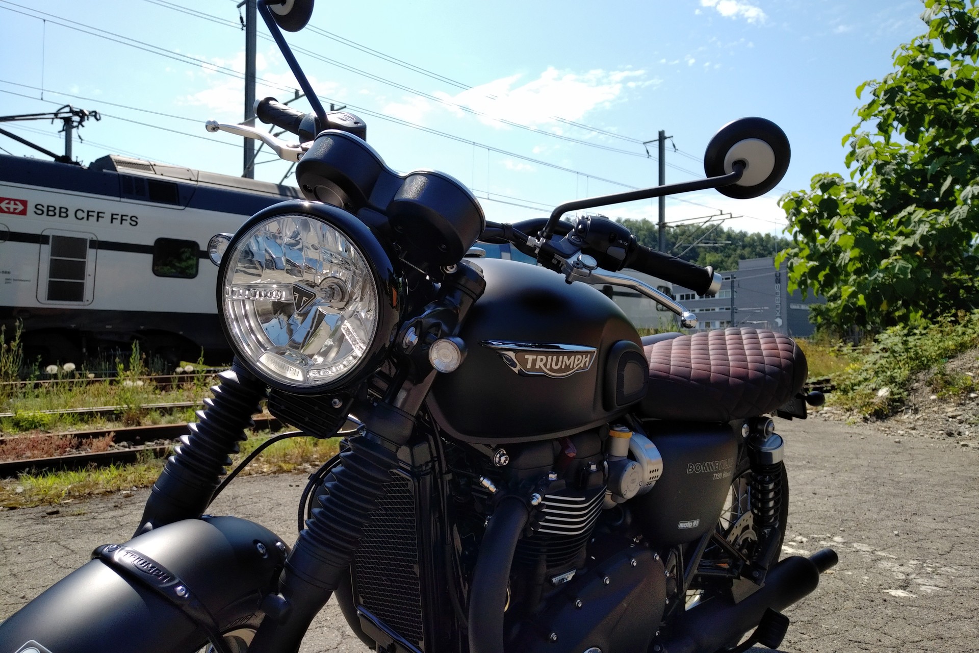 TRIUMPH Bonneville T120 Black-image-0